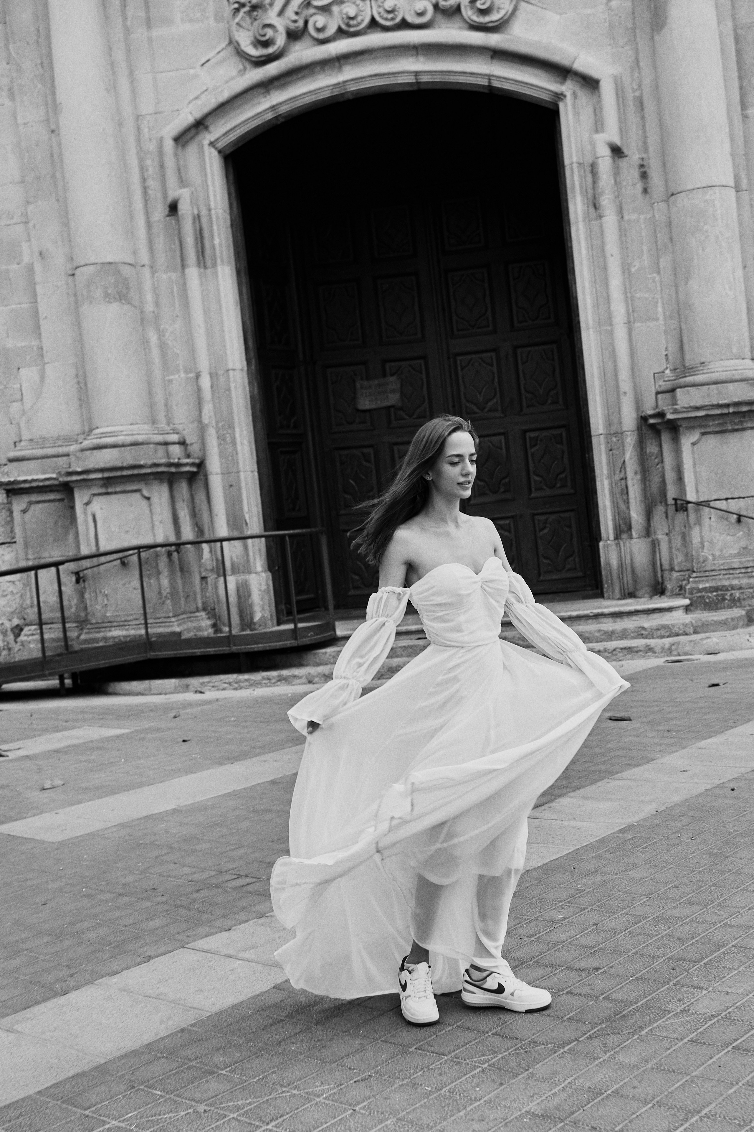 The runaway bride. Photographer in Barcelona Spain Zhanna Zakharchenko