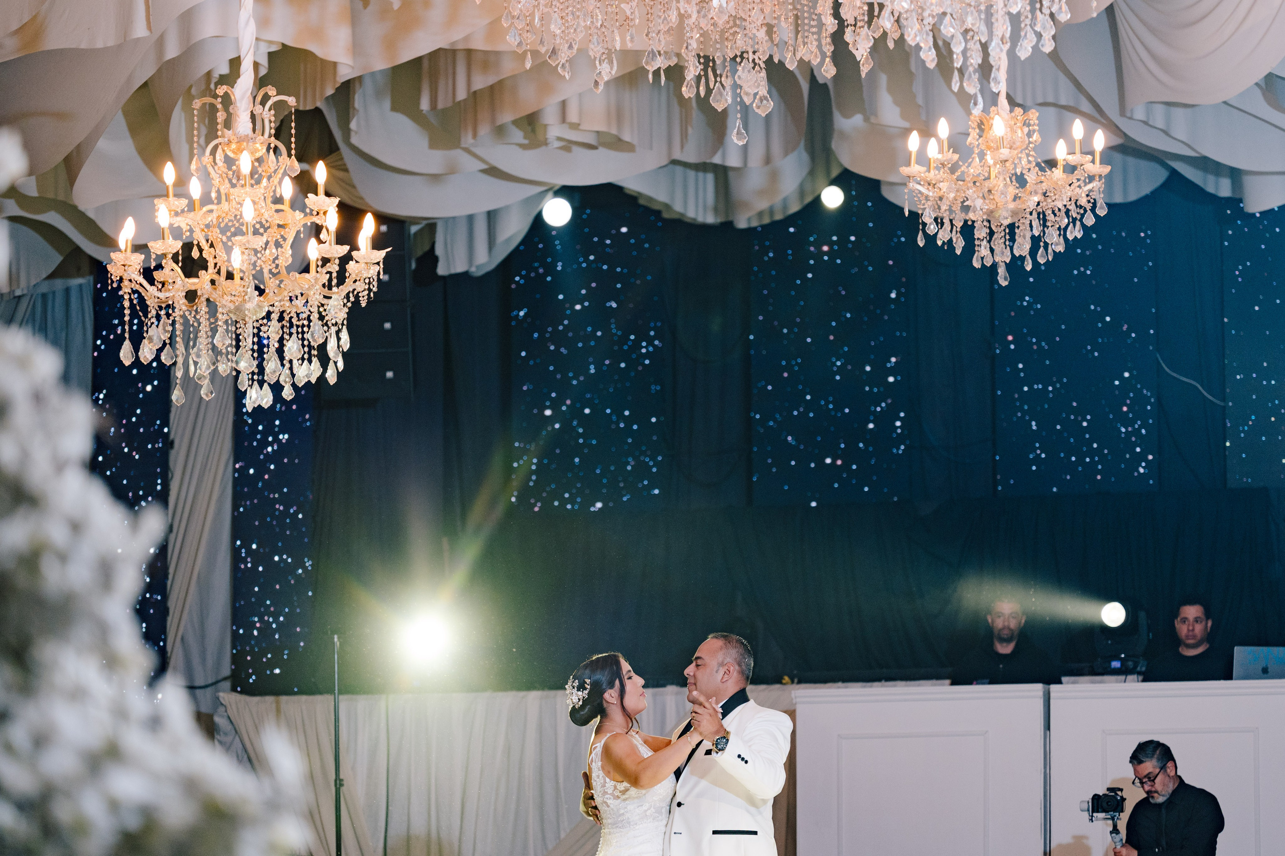 Alejandra y Salvador. Principal