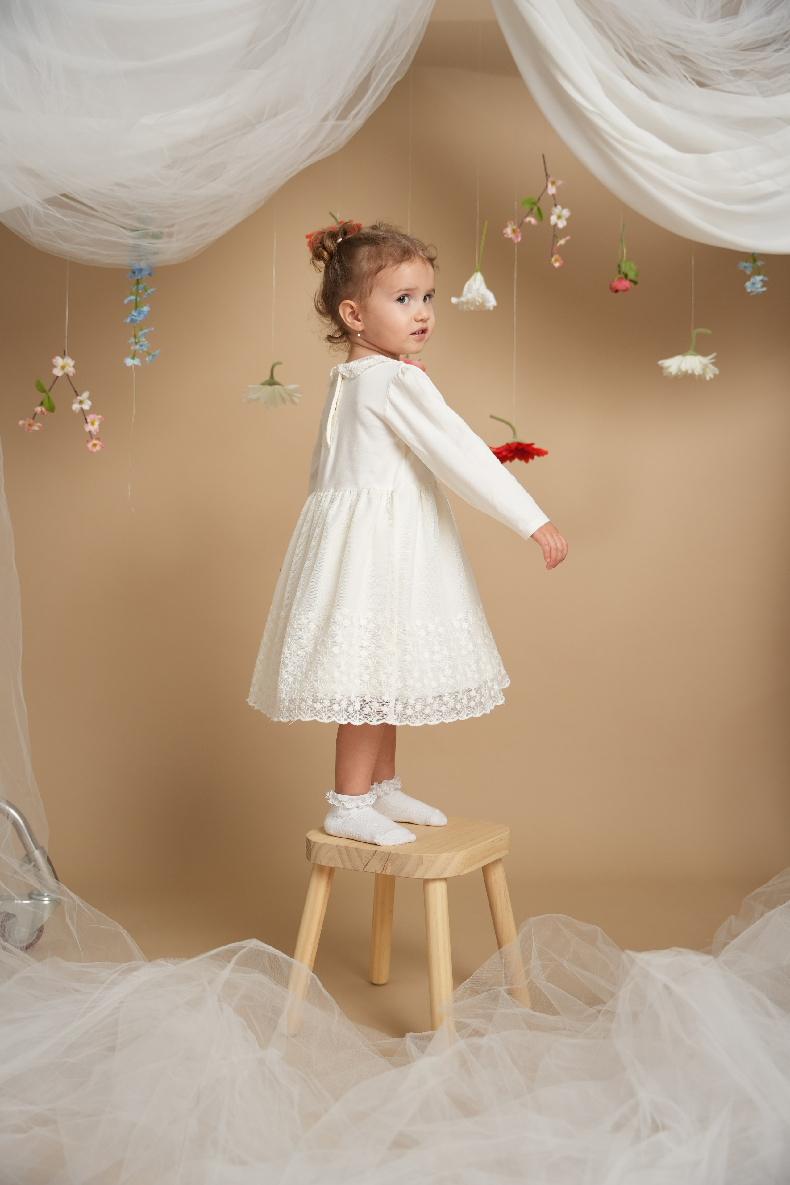 Ksenya and Stesha. Professional Photographer Abu Dhabi, Dubai — Yulia Ismoilova | 2025