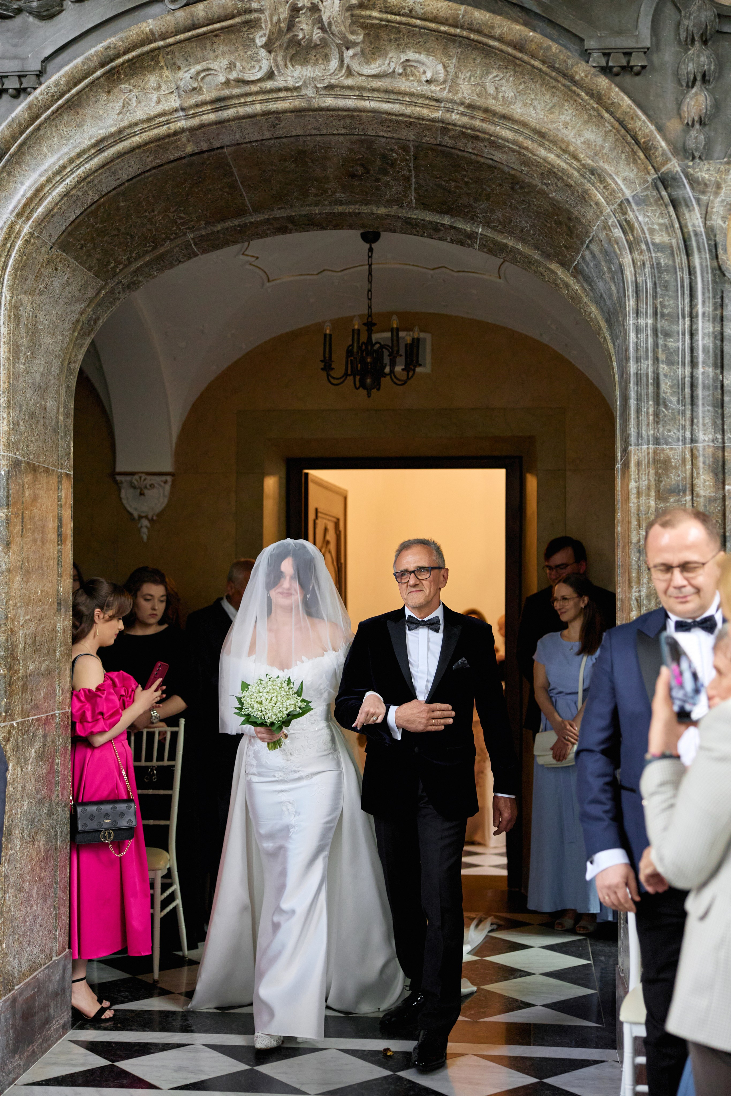 Wiktoria & Kacper. Pałac Goetz. Fotograf ślubny i rodzinny w Krakowie Yana Klymova
