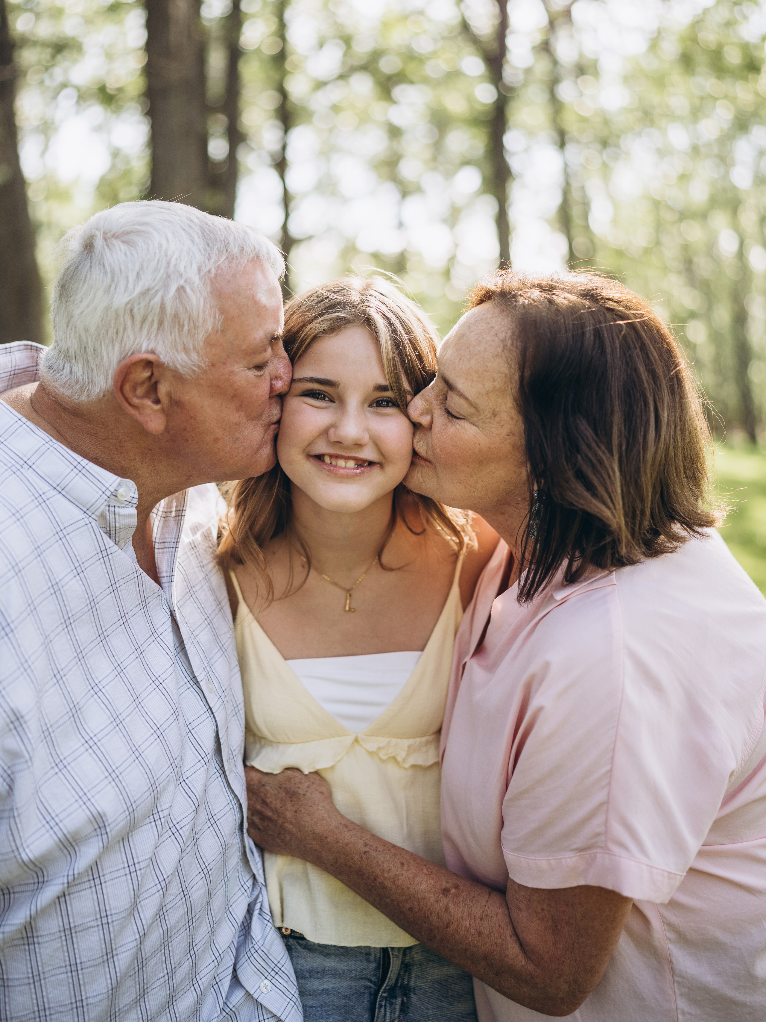 Lynn & fam. Calgary Wedding & Lifestyle Photographer — Yevhen Polishchuk