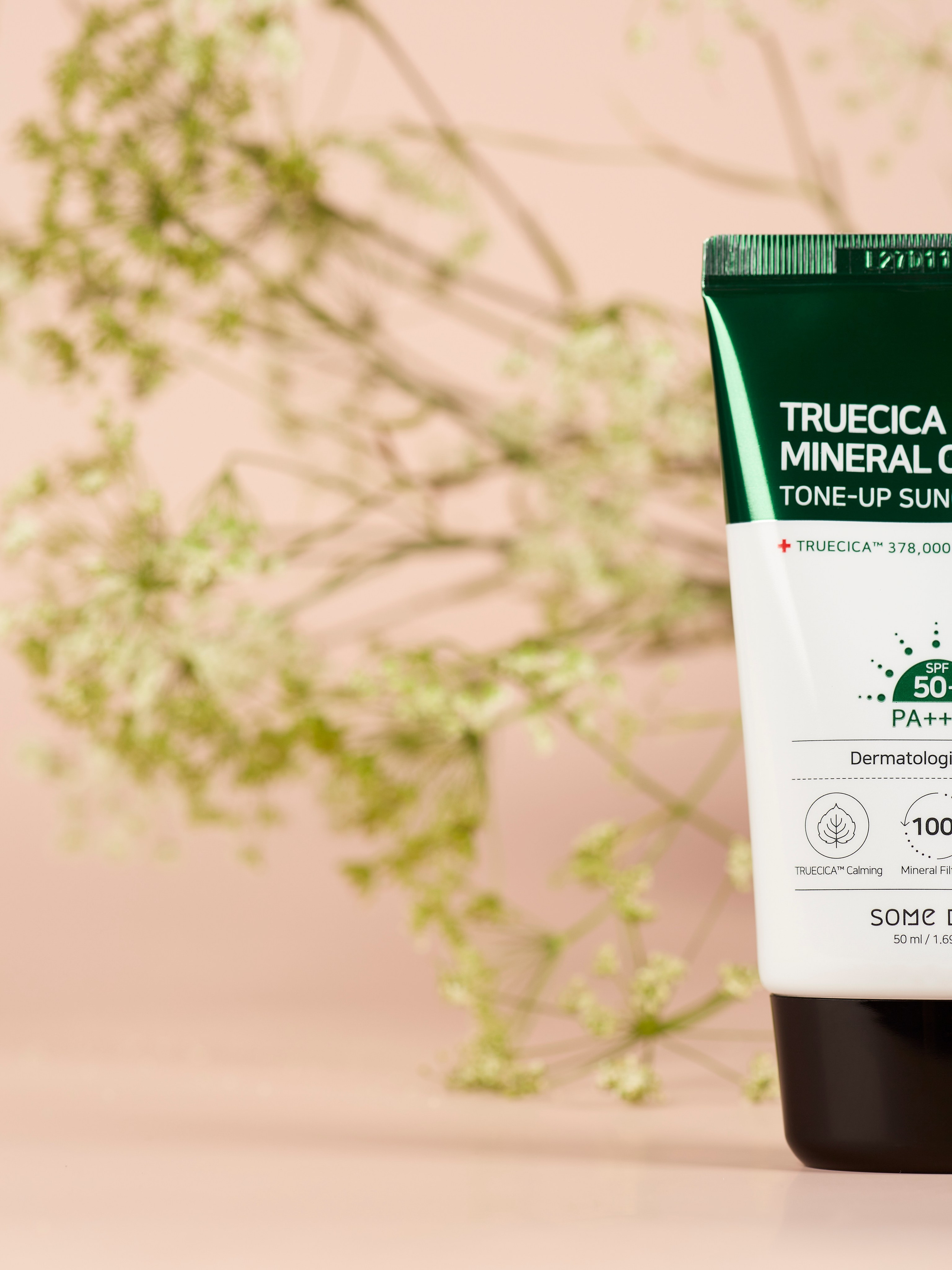 Красота и косметика. Предметная фотосъемка в Алматы. Студия фото и видео съемки товаров