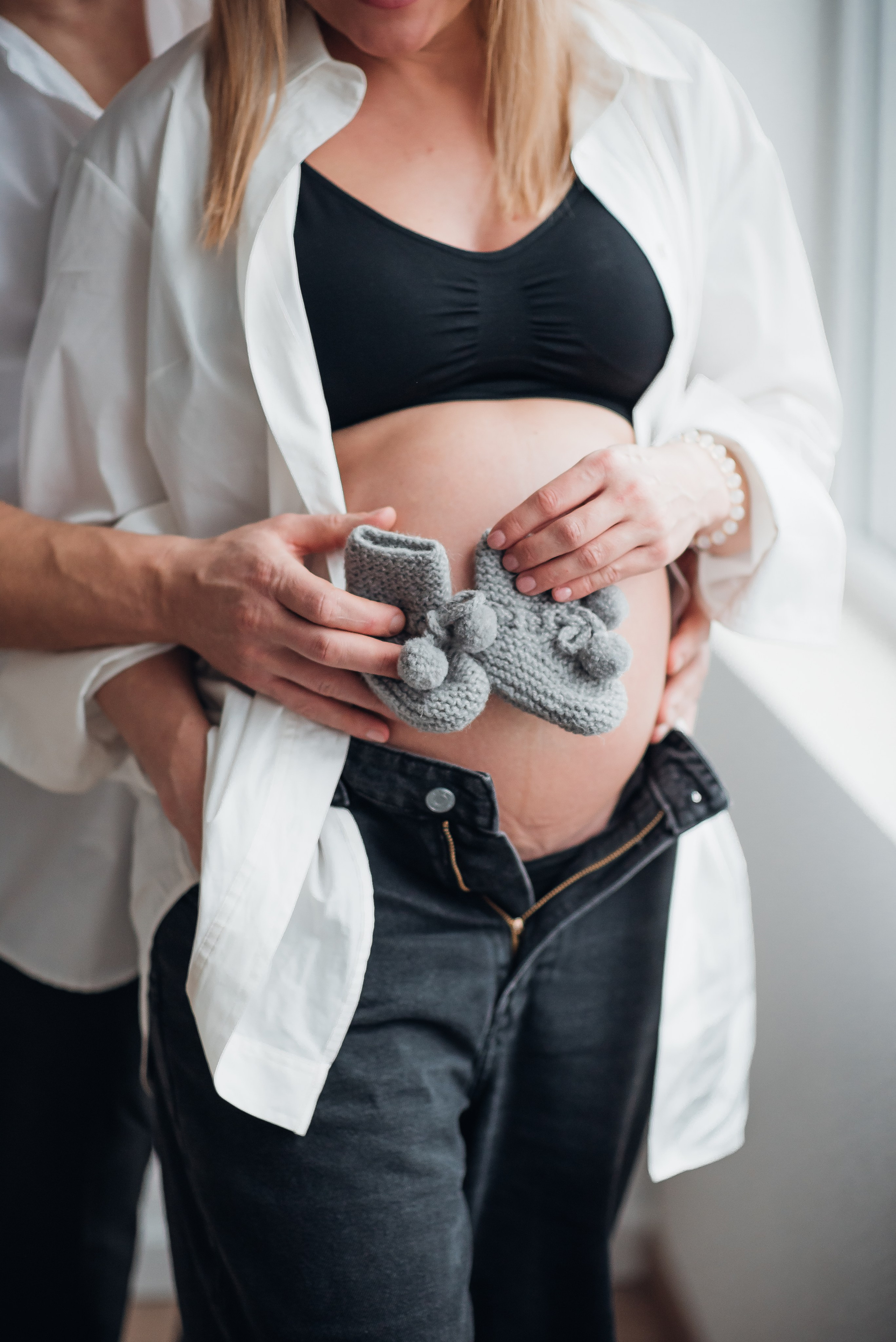 Fotosesijos studijoje. Aukse Stravi fotografė
