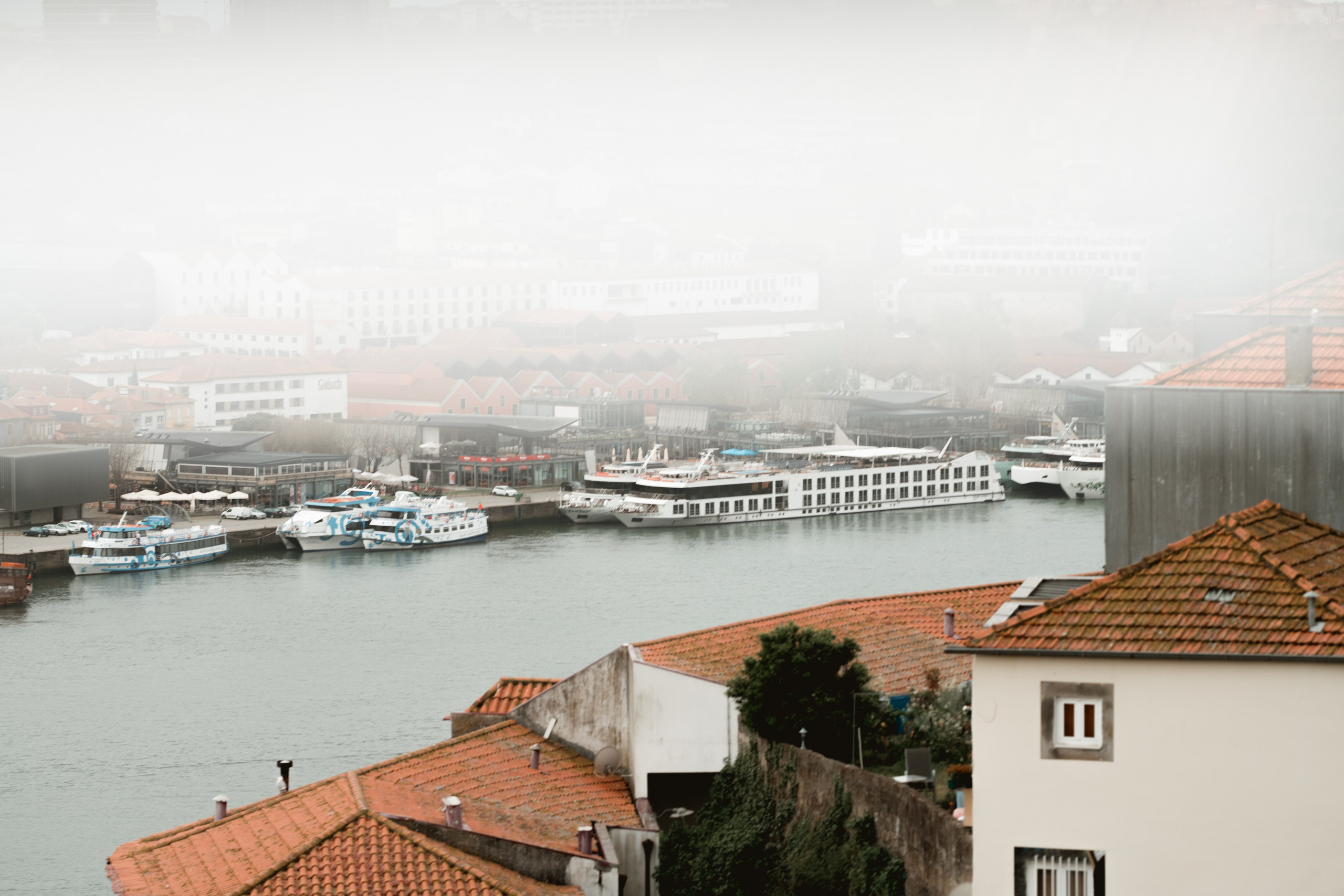 IRINA. FOZ. Anastasiia Antoniuk portrait, family and couple photographer, Portugal