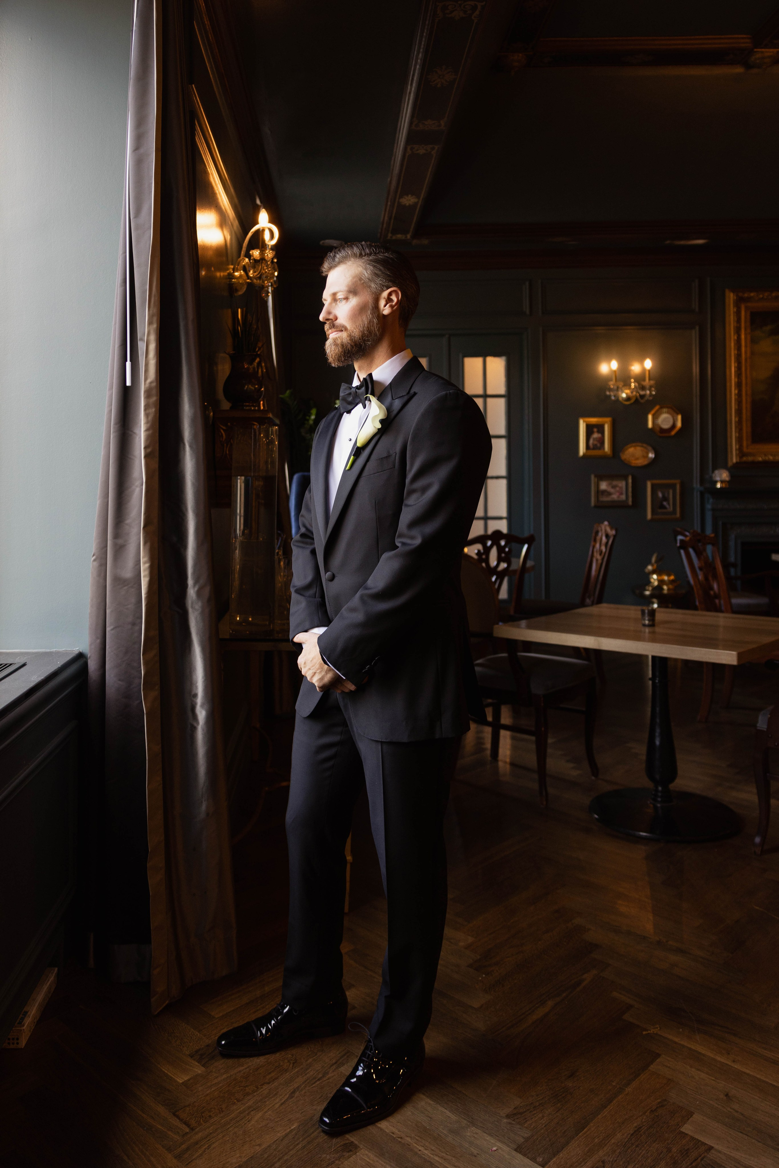 Elegant & Timeless Wedding Photography at Hotel Saskatchewan. Wedding photography and videography in Regina, Saskatchewan