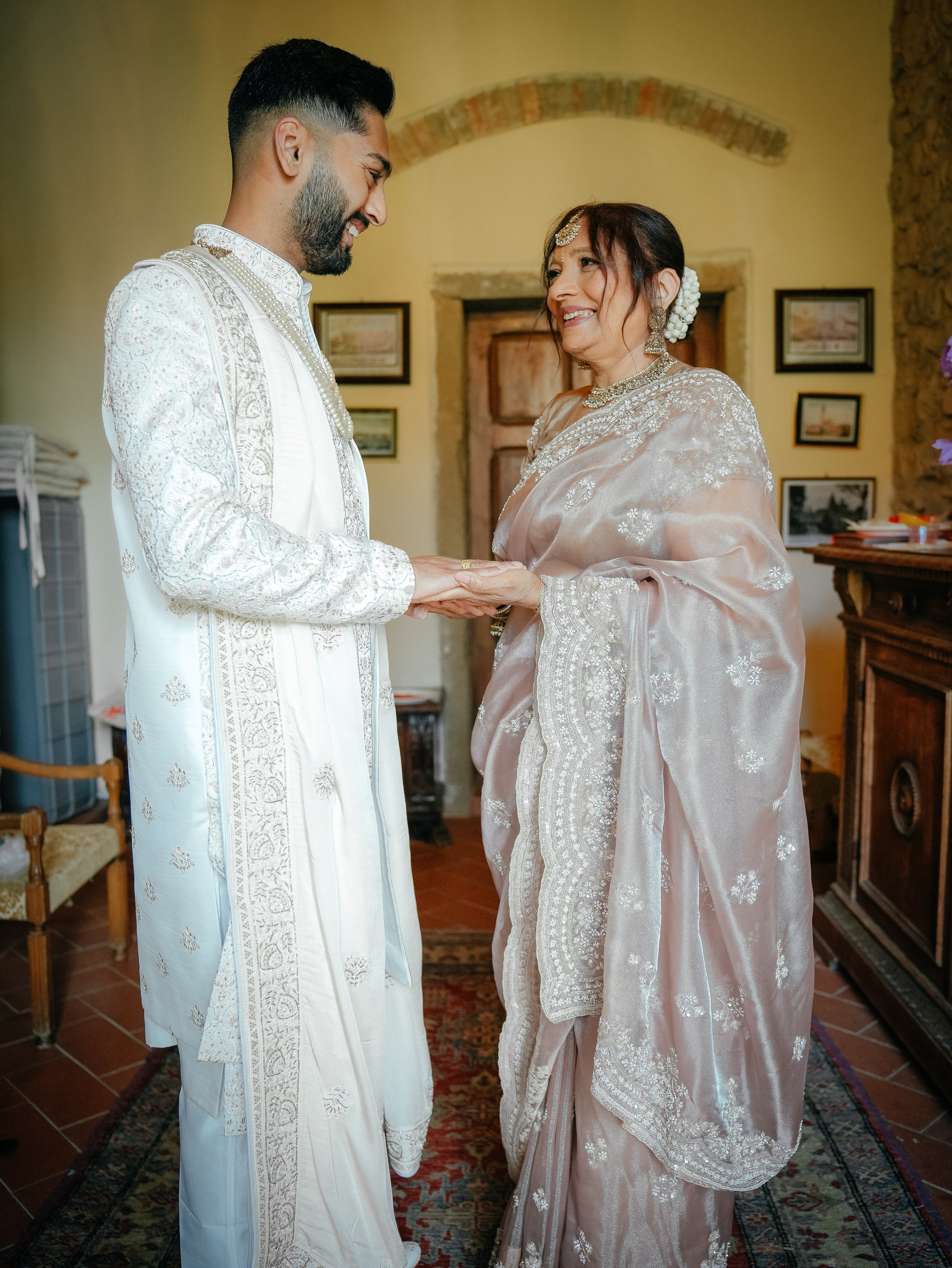 Indian Wedding in Tuscany. Wedding Photographer in Italy