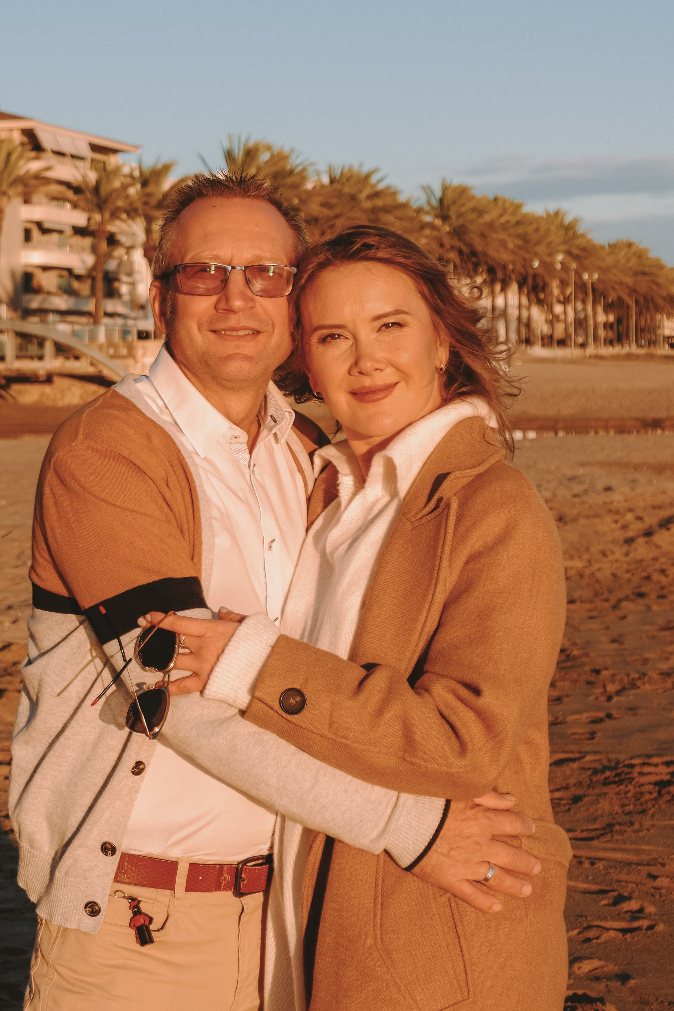 Sesión familiar en Navidad. Fotografía profesional en Calafell - Elena Medvedeva