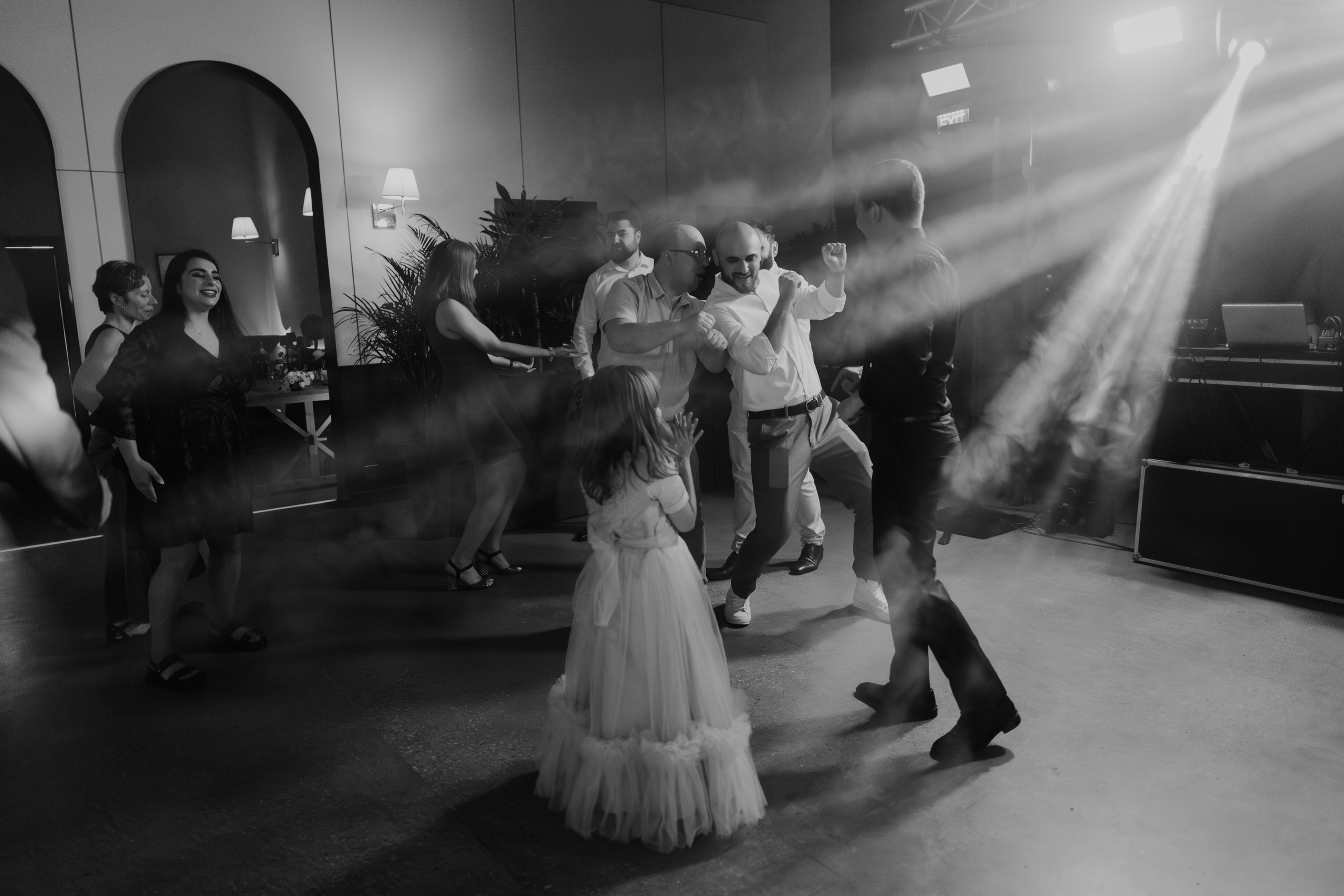 Flori & Cosmin. Main