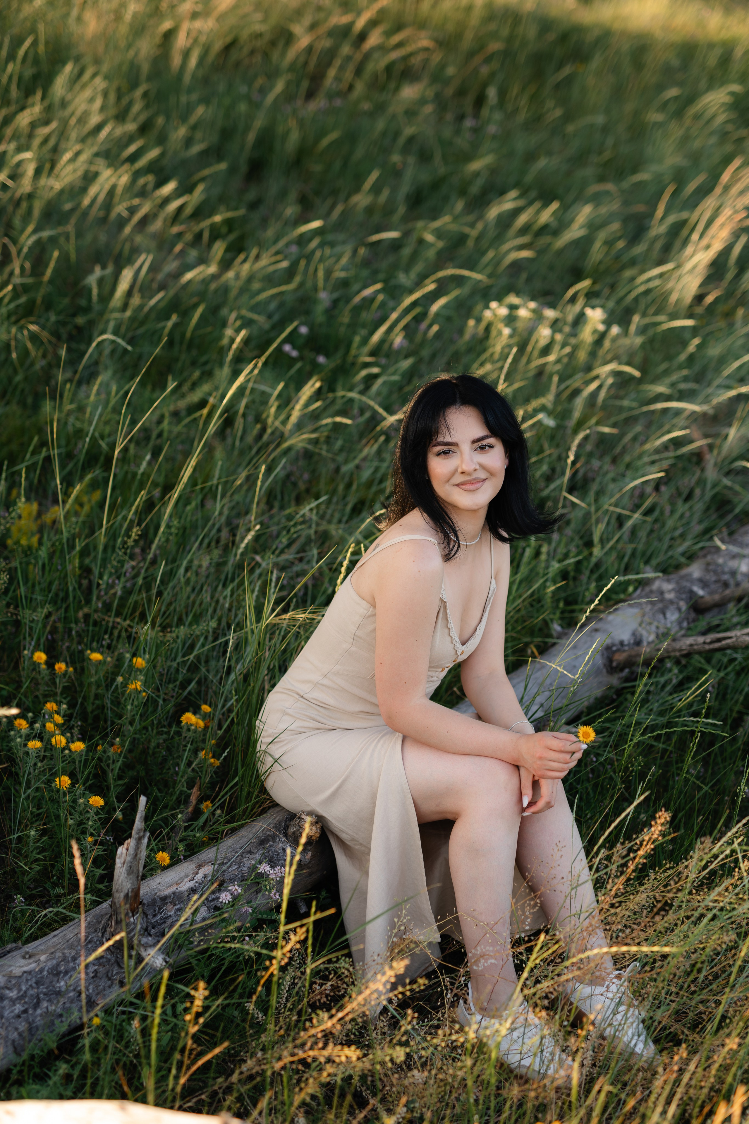 Laura — Portrait. Main