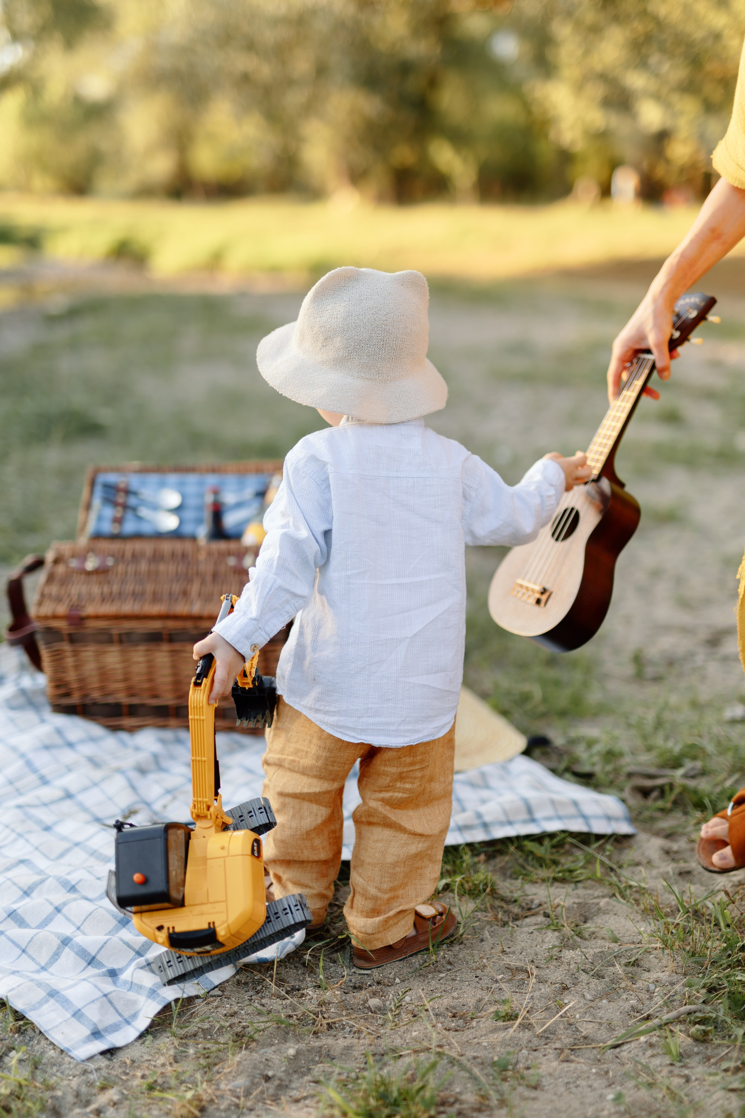 Cristina, George & Ian — Family. Main