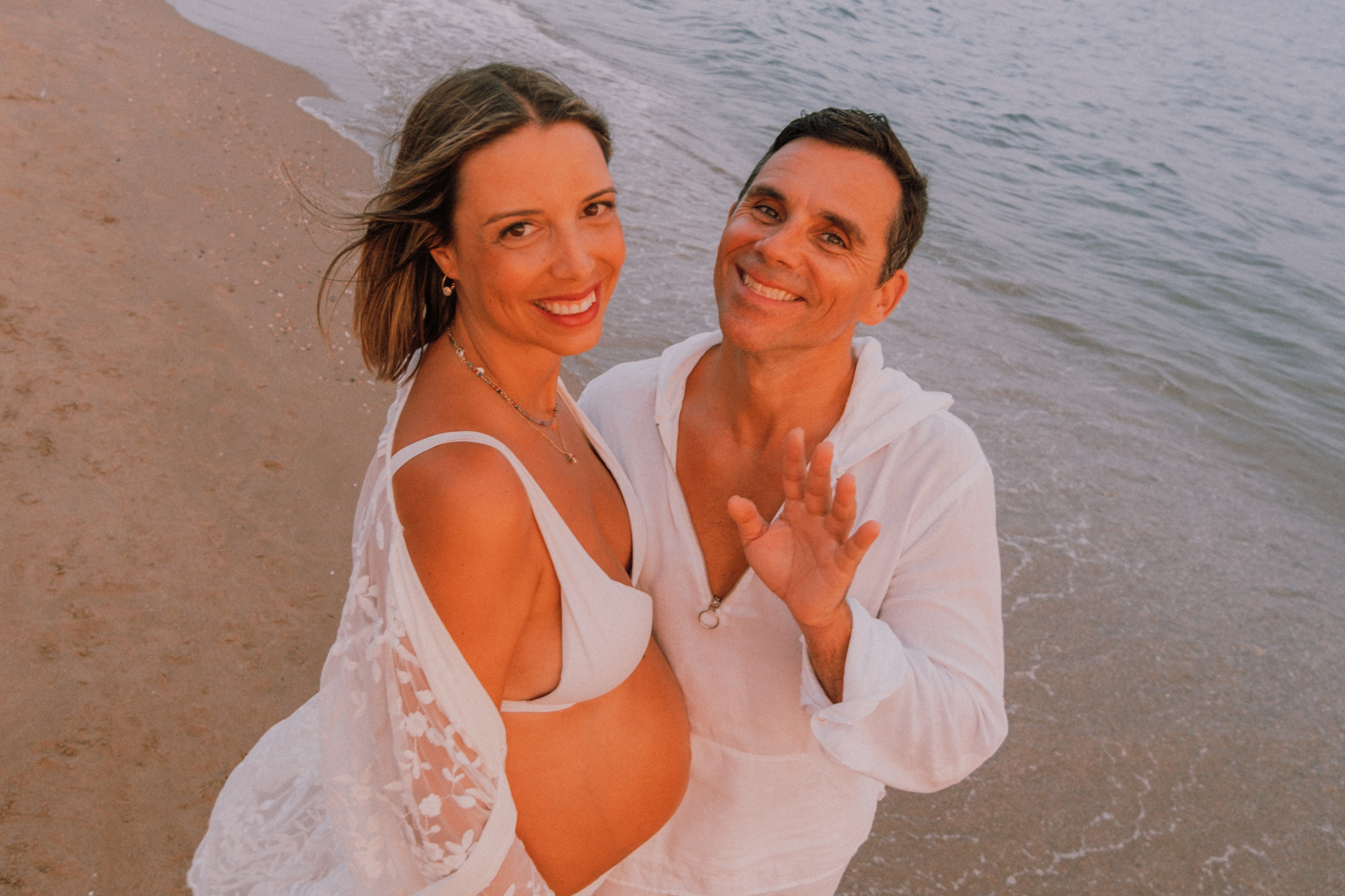 Sesión embarazo en la playa. Fotografía profesional en Calafell - Elena Medvedeva