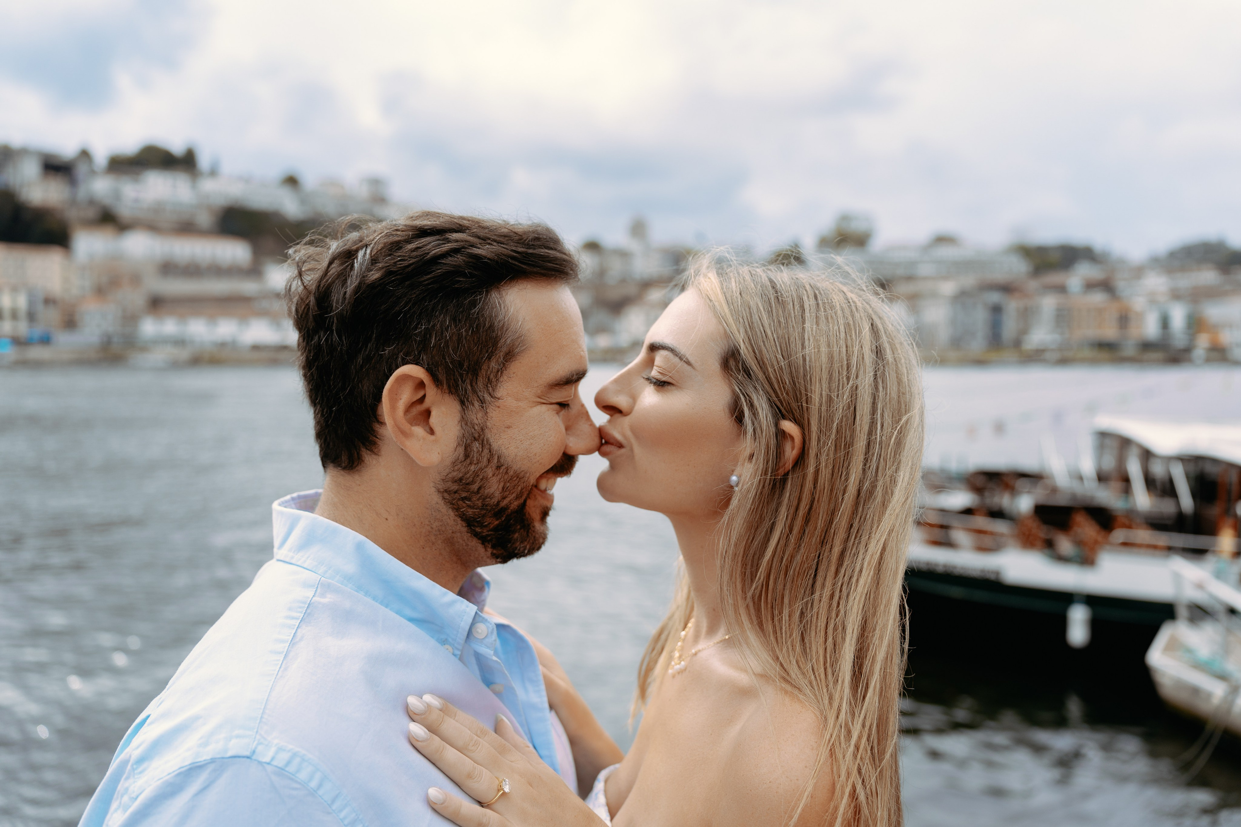 LOVE STORY IN PORTO. Sessões de fotos e vídeos, tours fotográficos em Portugal — WePortugal