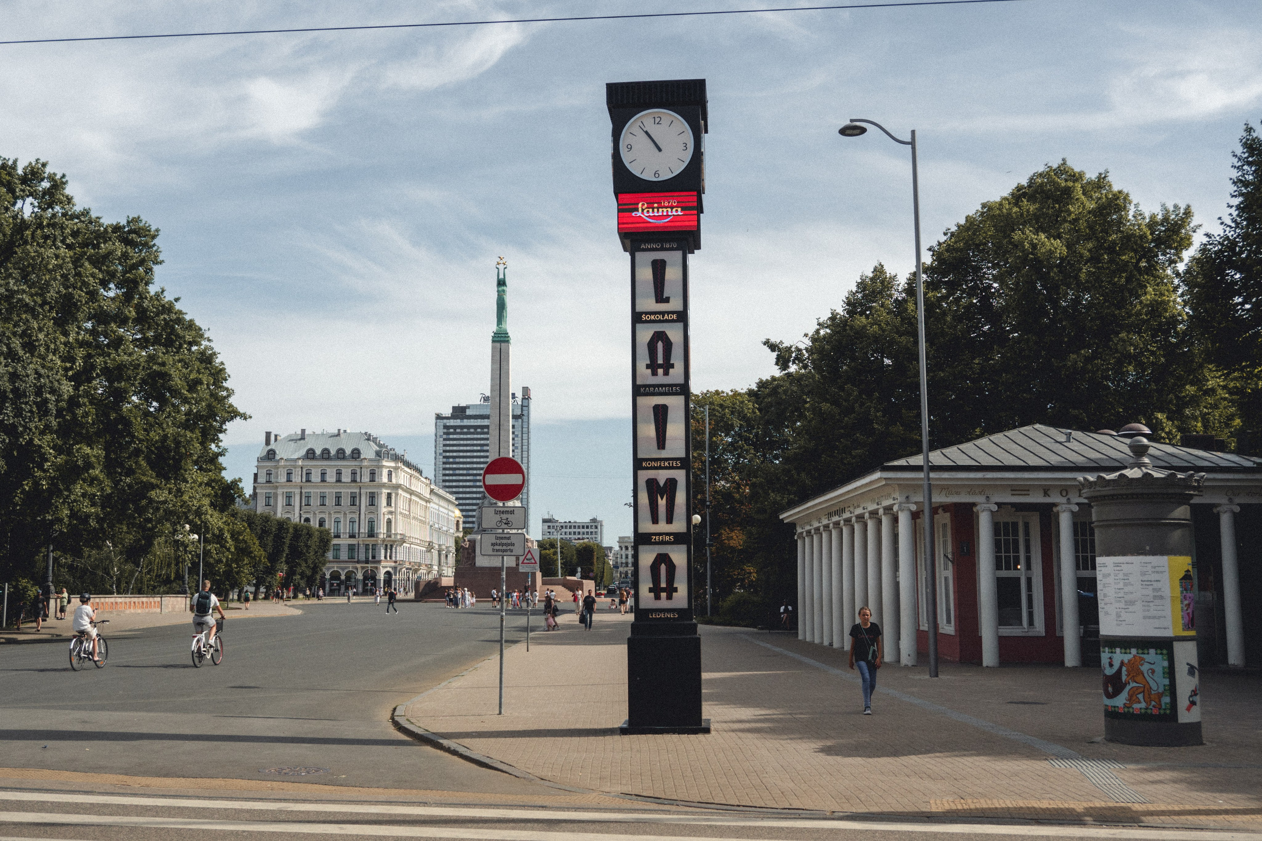 Voyage à Riga. Photographe sur Cote d’Azur. Portraits de familles, couples, enfants, événements