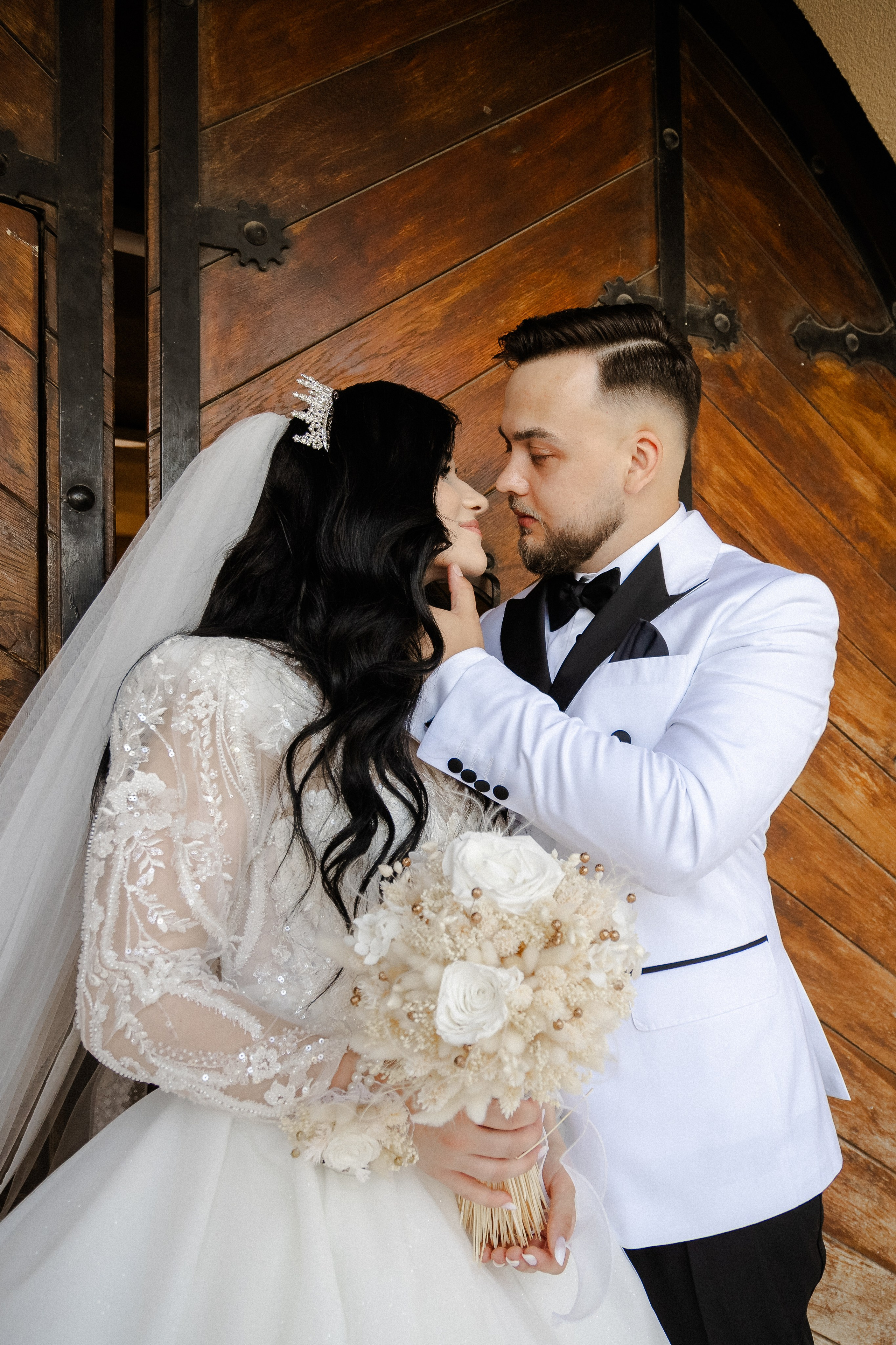 Ana & Laurentiu. Alin Lozovanu — Fotograf de Nuntă Iași