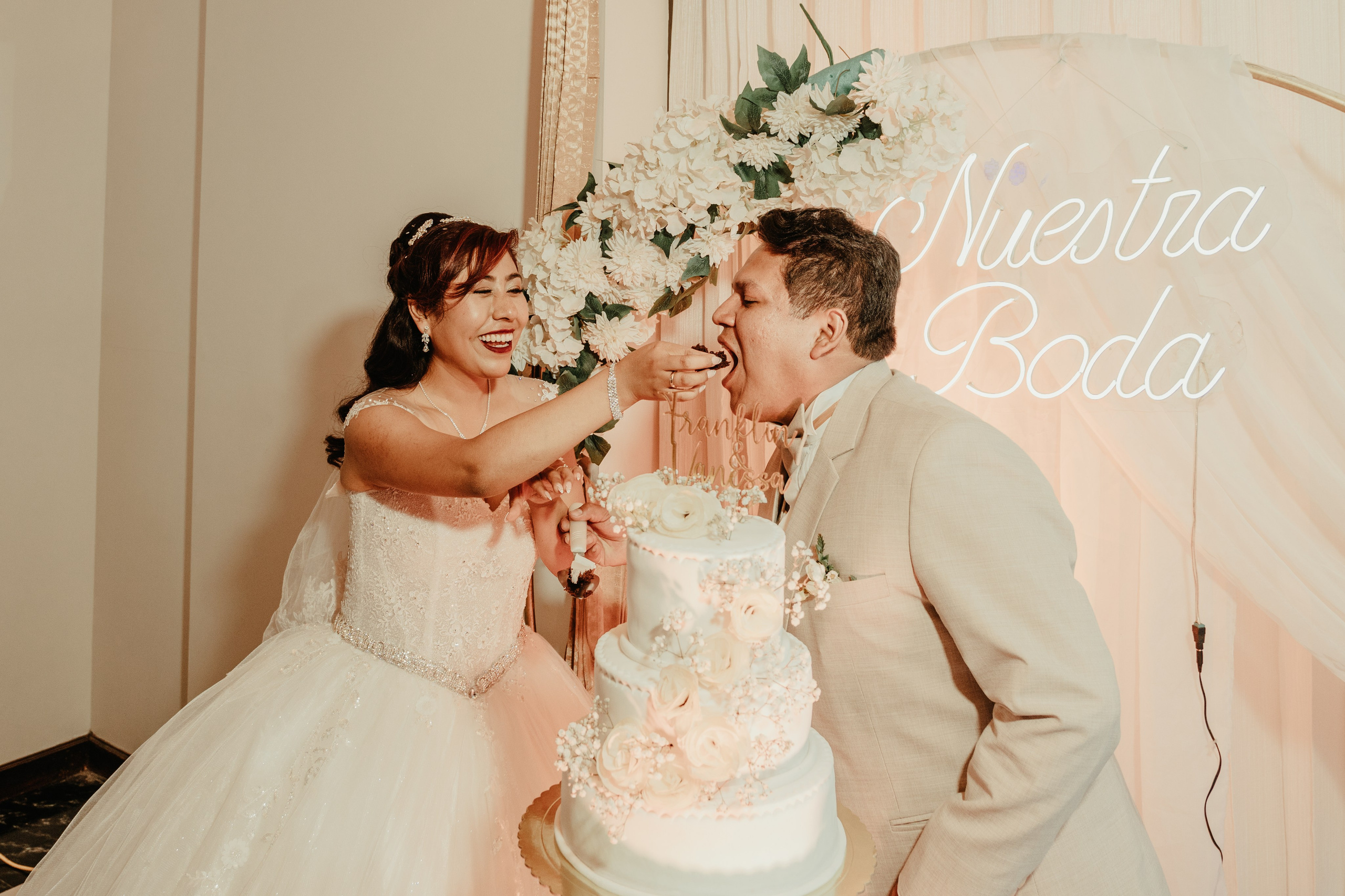 VANESSA + FRANKLIN BODA RELIGIOSA. Studio KVTA | Fotografía y Video de Bodas en Arequipa