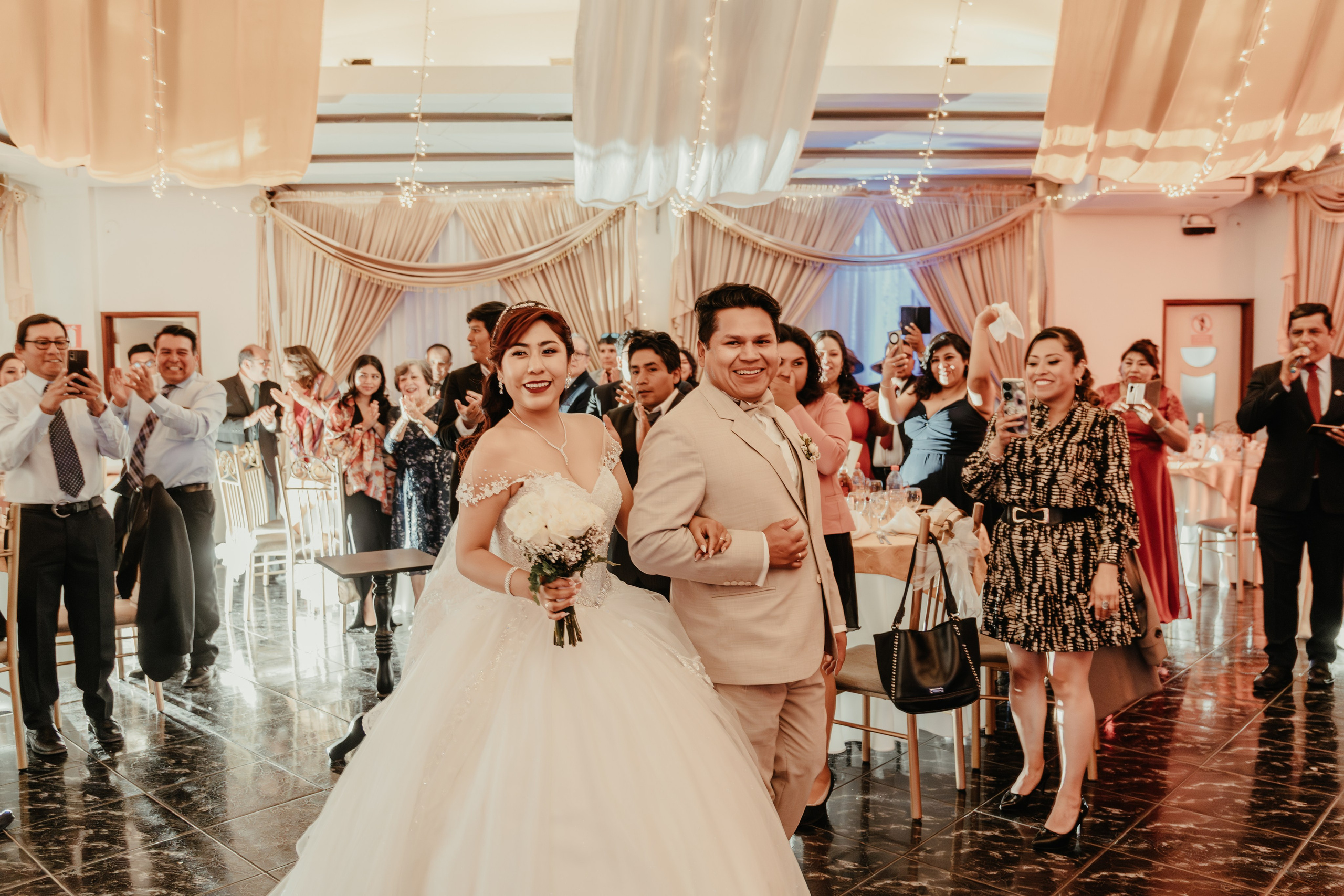 VANESSA + FRANKLIN BODA RELIGIOSA. Studio KVTA | Fotografía y Video de Bodas en Arequipa