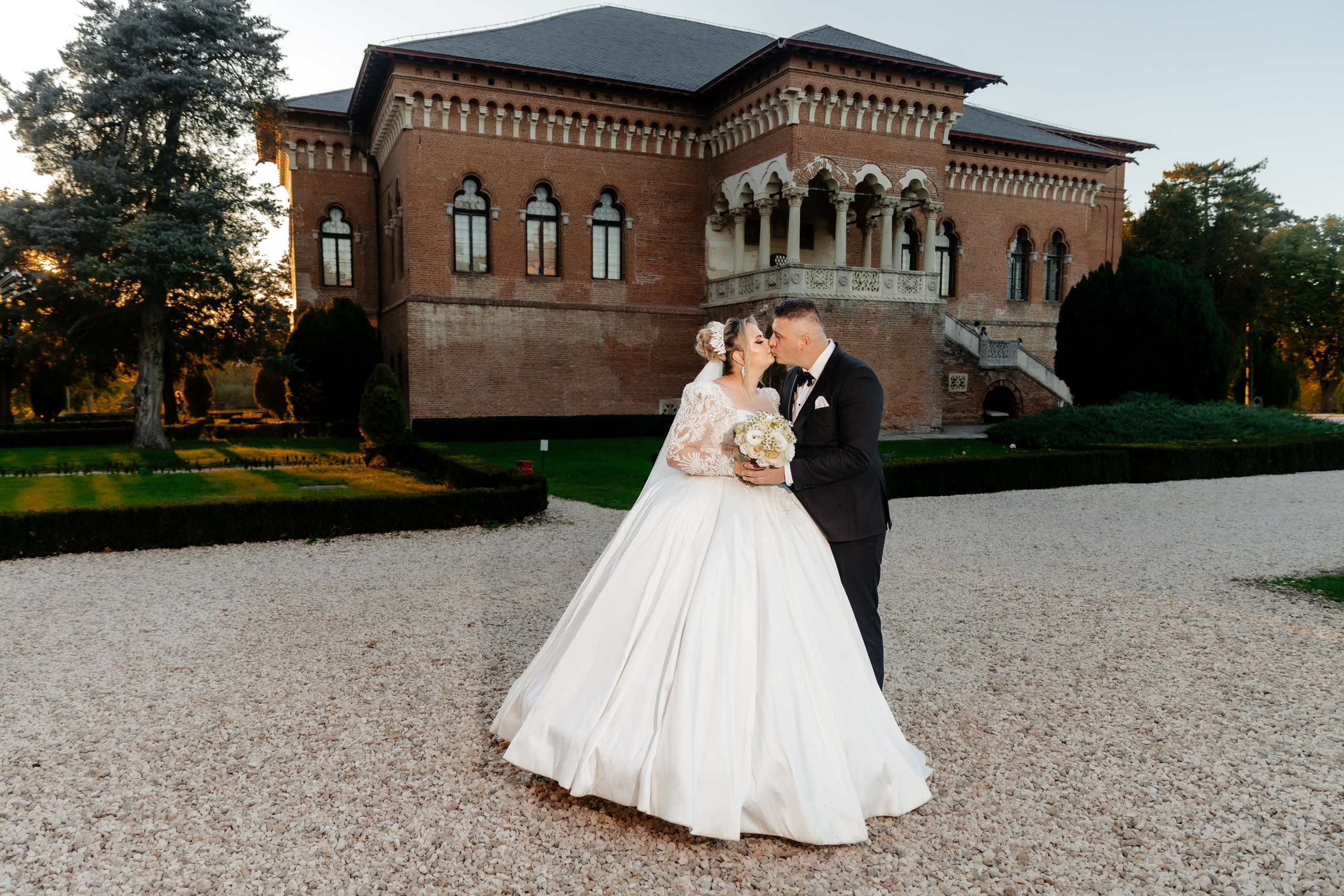 Gabriela & Alin - Trash The Dress - Palatul Mogoșoaia. Fotograf Profesionist Pitesti-Bucuresti| Mircea Seinea