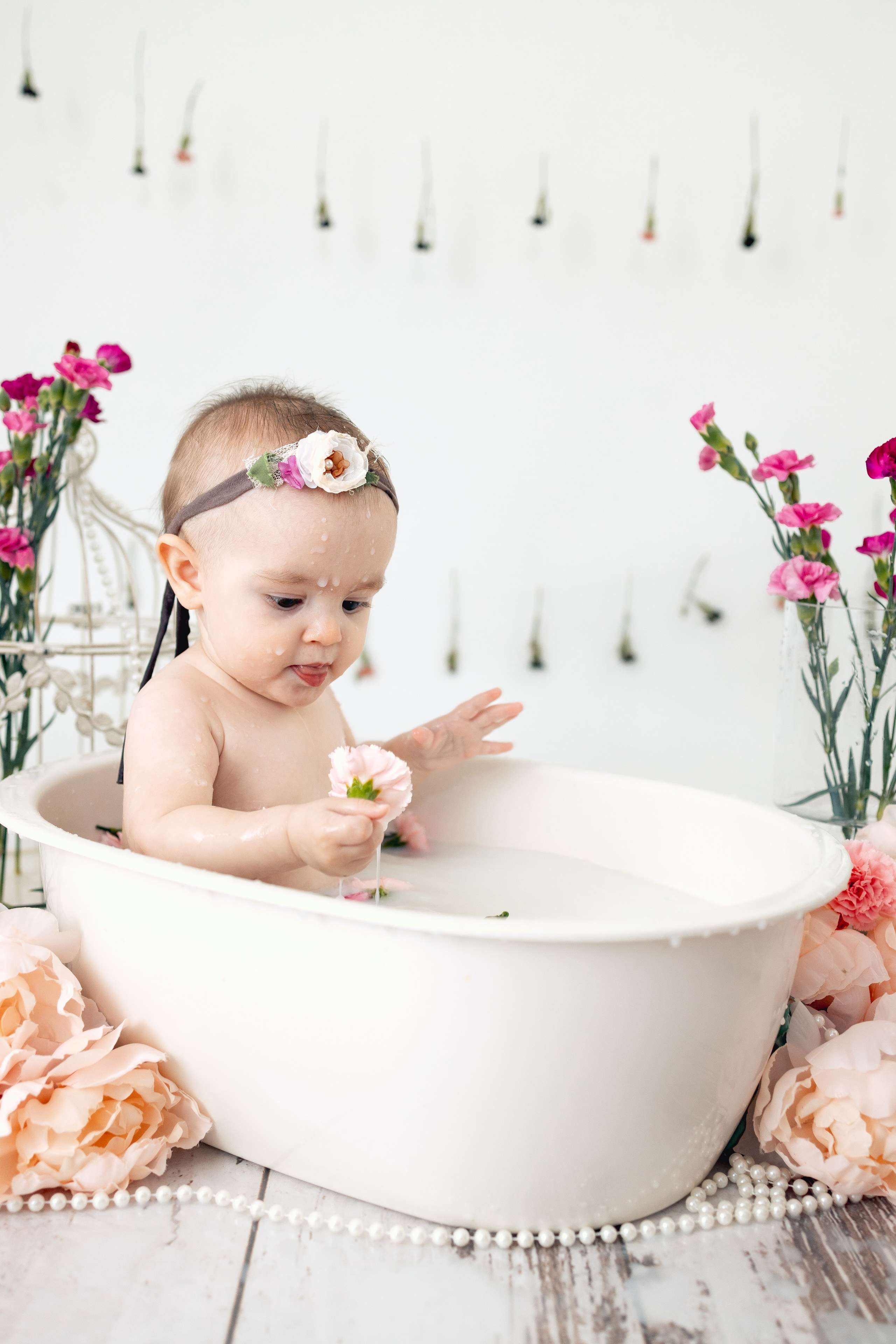 Milk bath. Anaeliseevaphoto.com