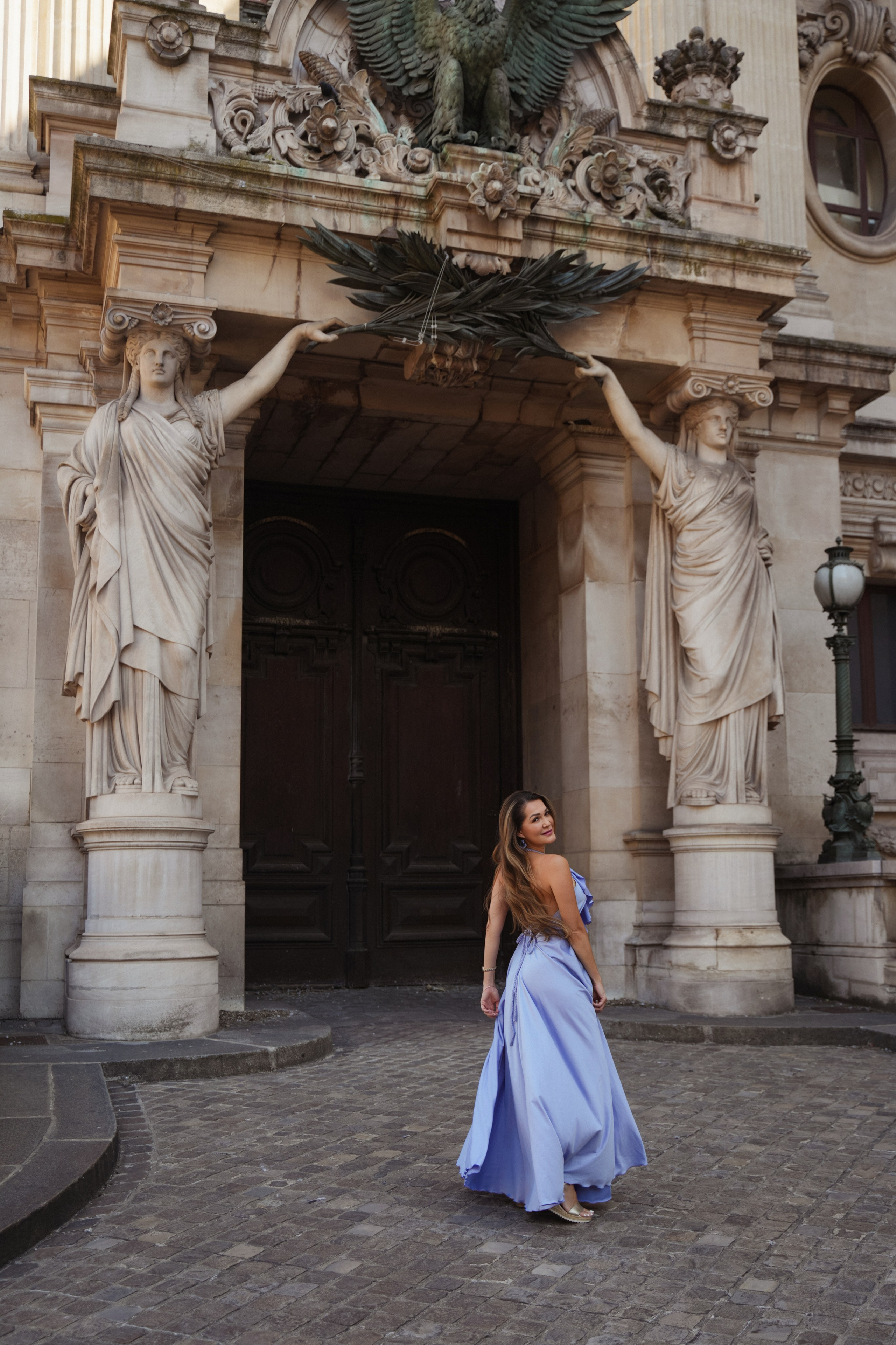 Philippa (2.5 hours). Photographer in Paris|Solo and groups, portraits & content, couples photo-shoot in Paris at the best locations