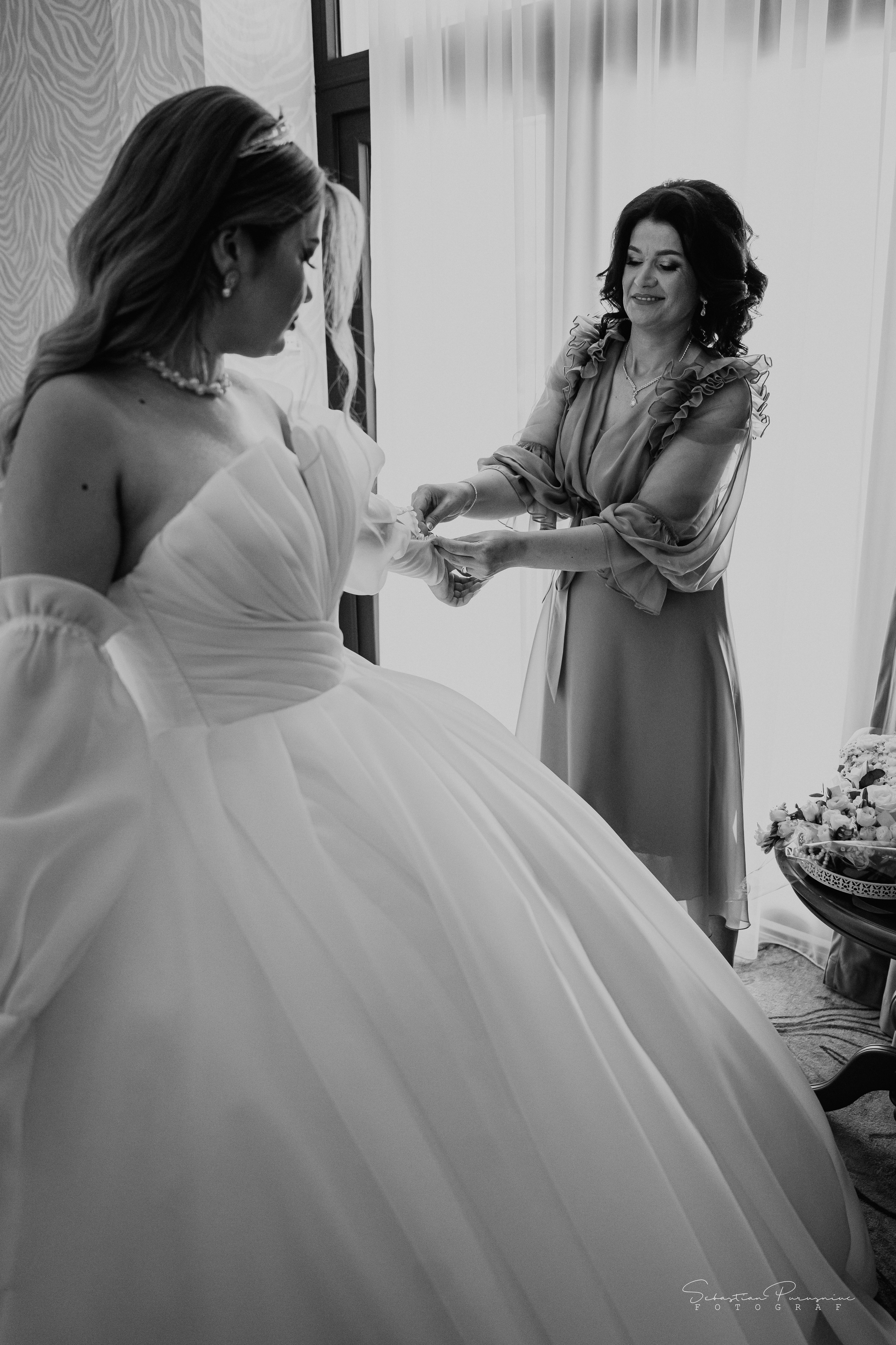 Bianca & Iulian. Sebastian Purusniuc Fotograf - Iasi