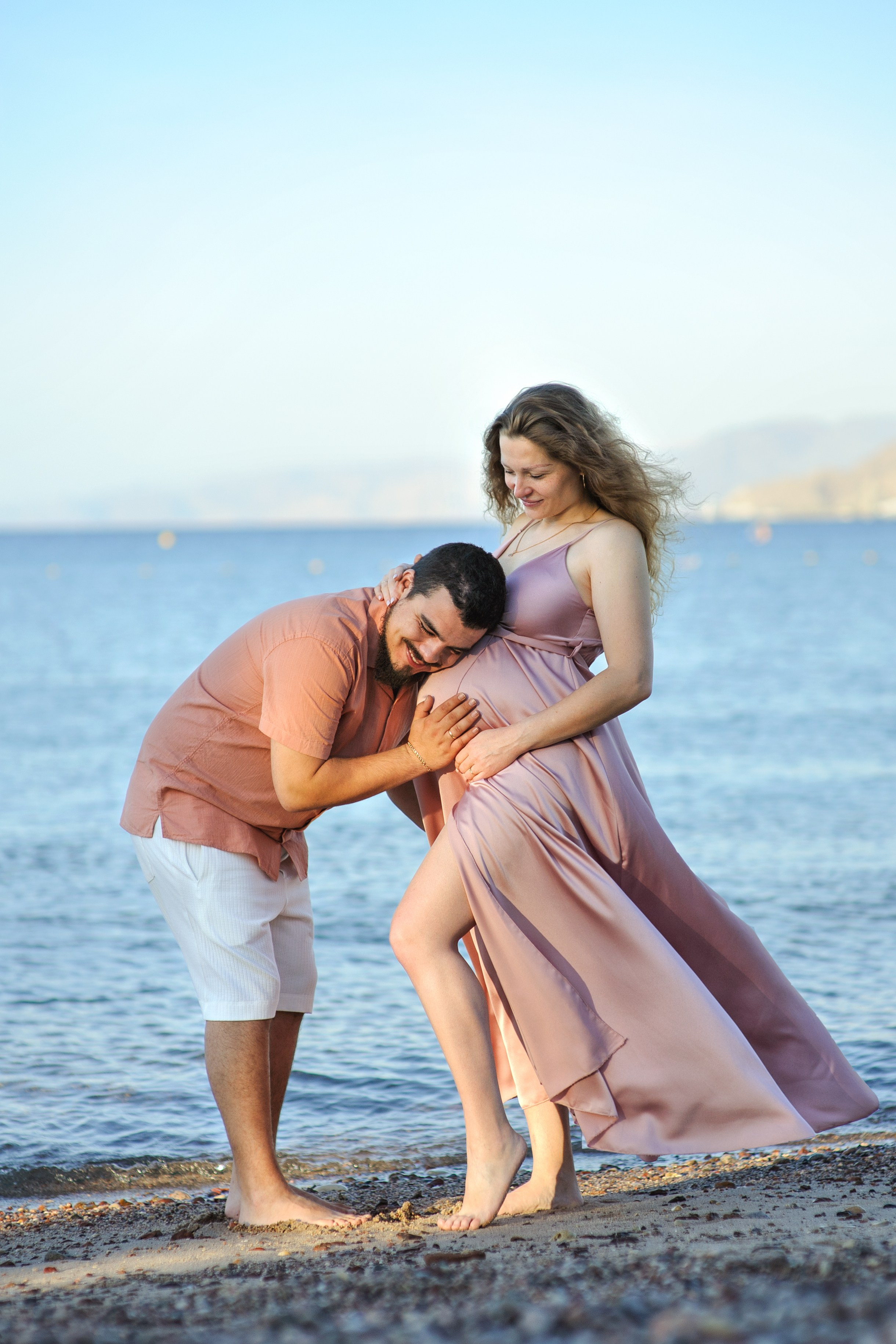 Julia & Dmitriy pregnancy photoshoot on the Red seacoast. צלמת משפחה ילדים הריון וסיפורי אהבה באילת ישראל אולגה אמצ'יסלבסקי