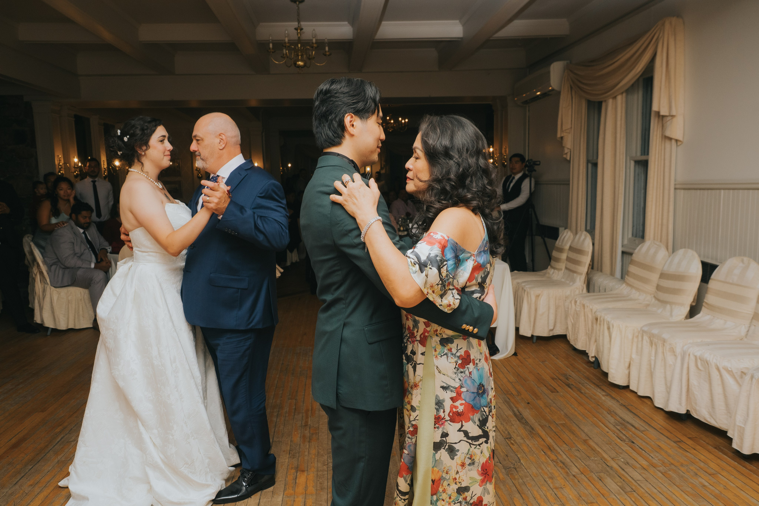 Wedding of Camille and Dinh. Wedding and Family Photography Montreal Muriel Oe Photo