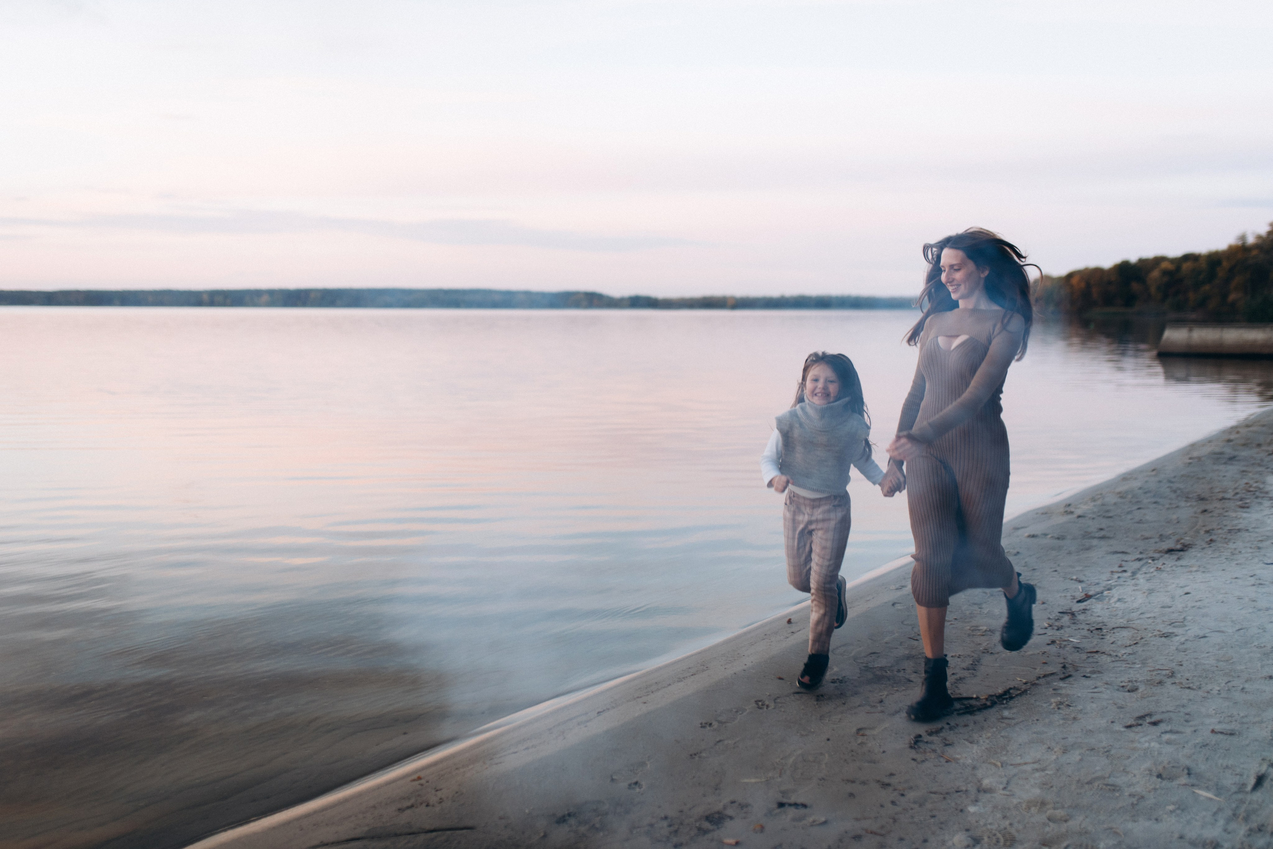 Tatjana & Mila. Familien- und Hochzeitsfotografin. Ich arbeite in Koblenz und Rheinlan