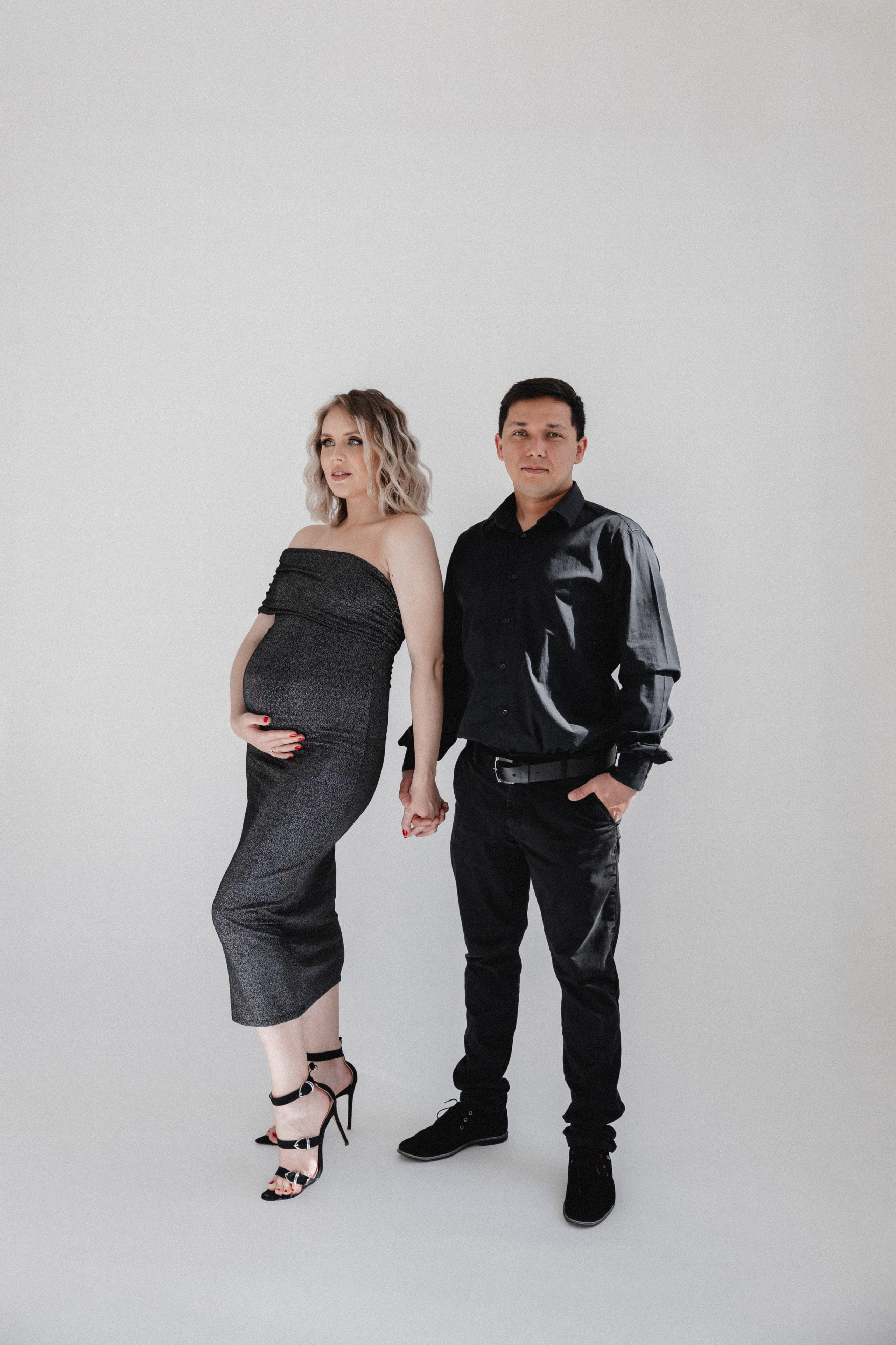 Babybauch Shooting im Fotostudio | Schwangerschaftsfotos in Bochum. Hochzeitsfotografin Bochum | Halyna Reiche Fotografie NRW