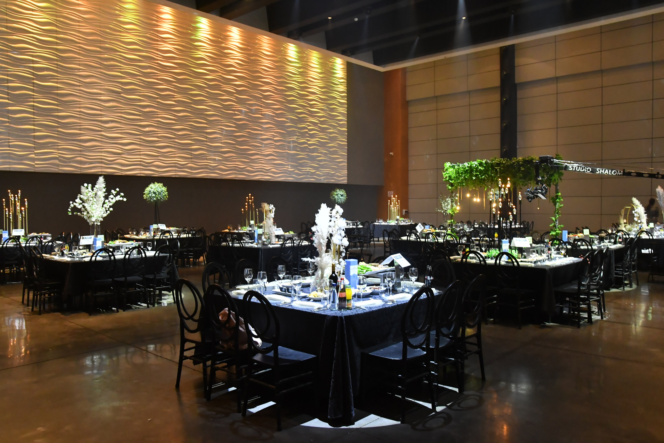 Efrat & Yosef. Wedding and events photographers Studio Shalom