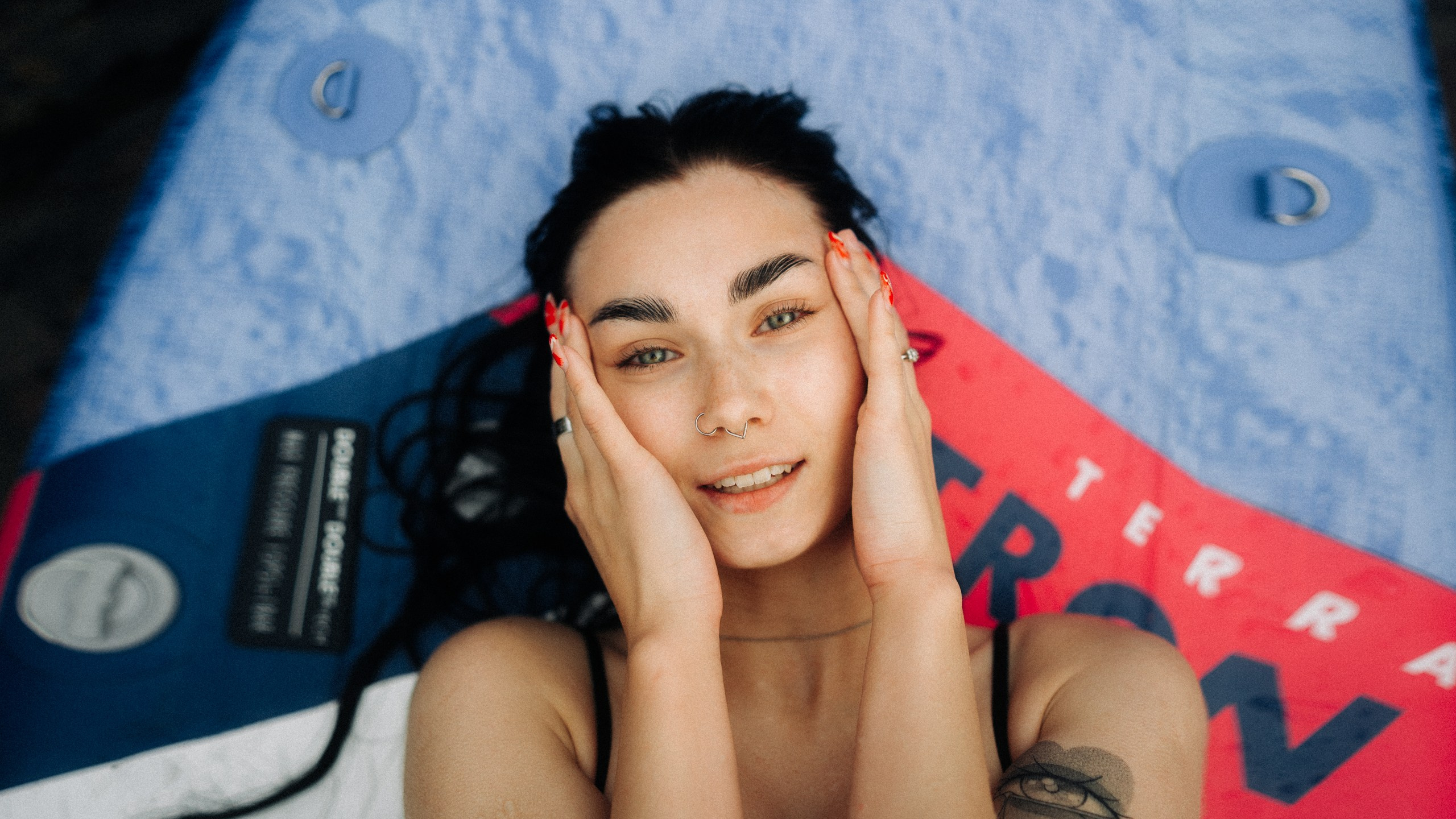 SUP board and Swimsuits. Couple and Family Photographer in Tallinn, Sasha Kaloshin