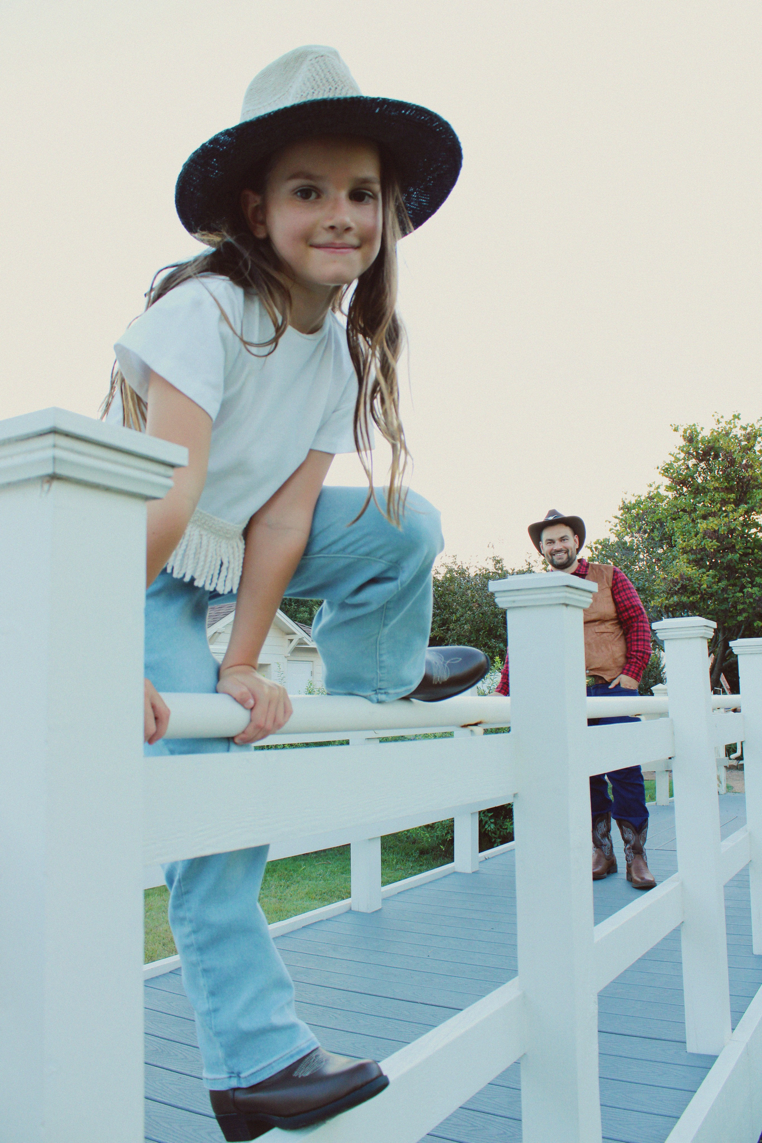 Texas Countryside Family Photoshoot in Cowboy Style. Lana Petrychenko — Portrait & Family Photographer. Valencia, Spain