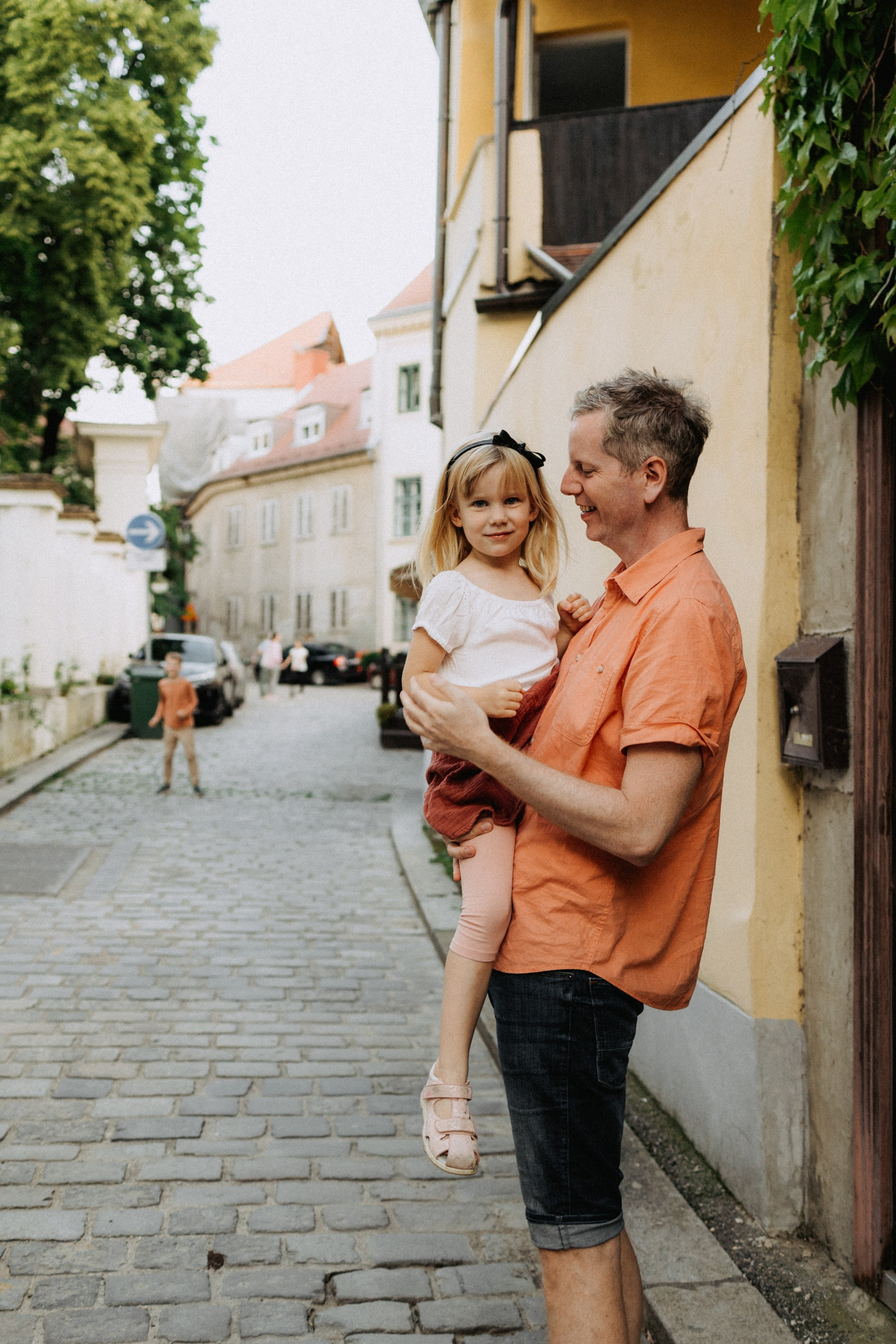 Family in the city. Elena Gorobets. Photographer in Zagreb