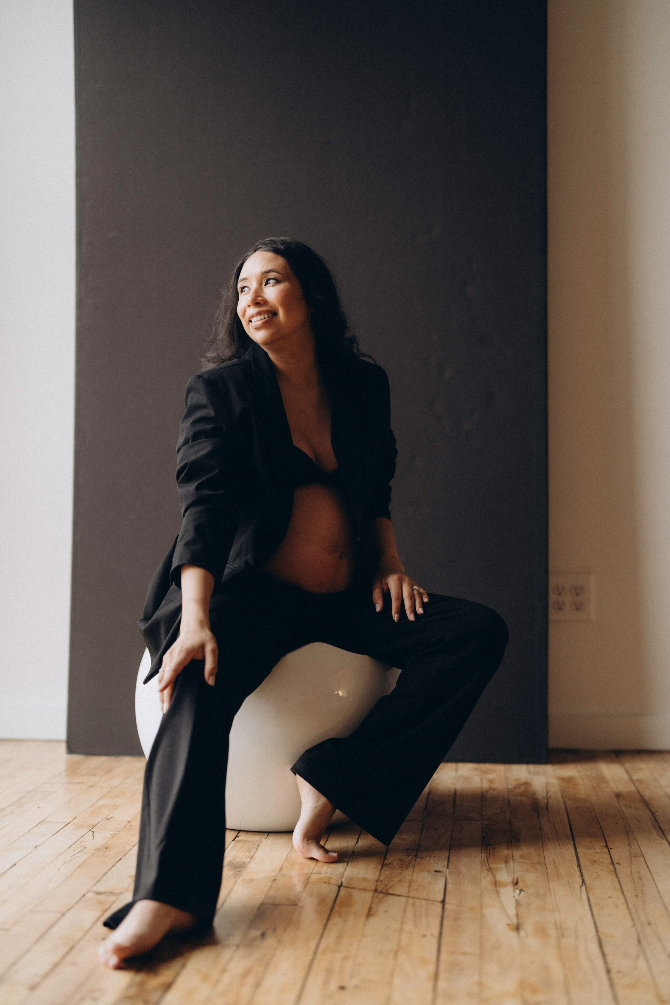 Karen. Modern maternity photographer in Long Island New York