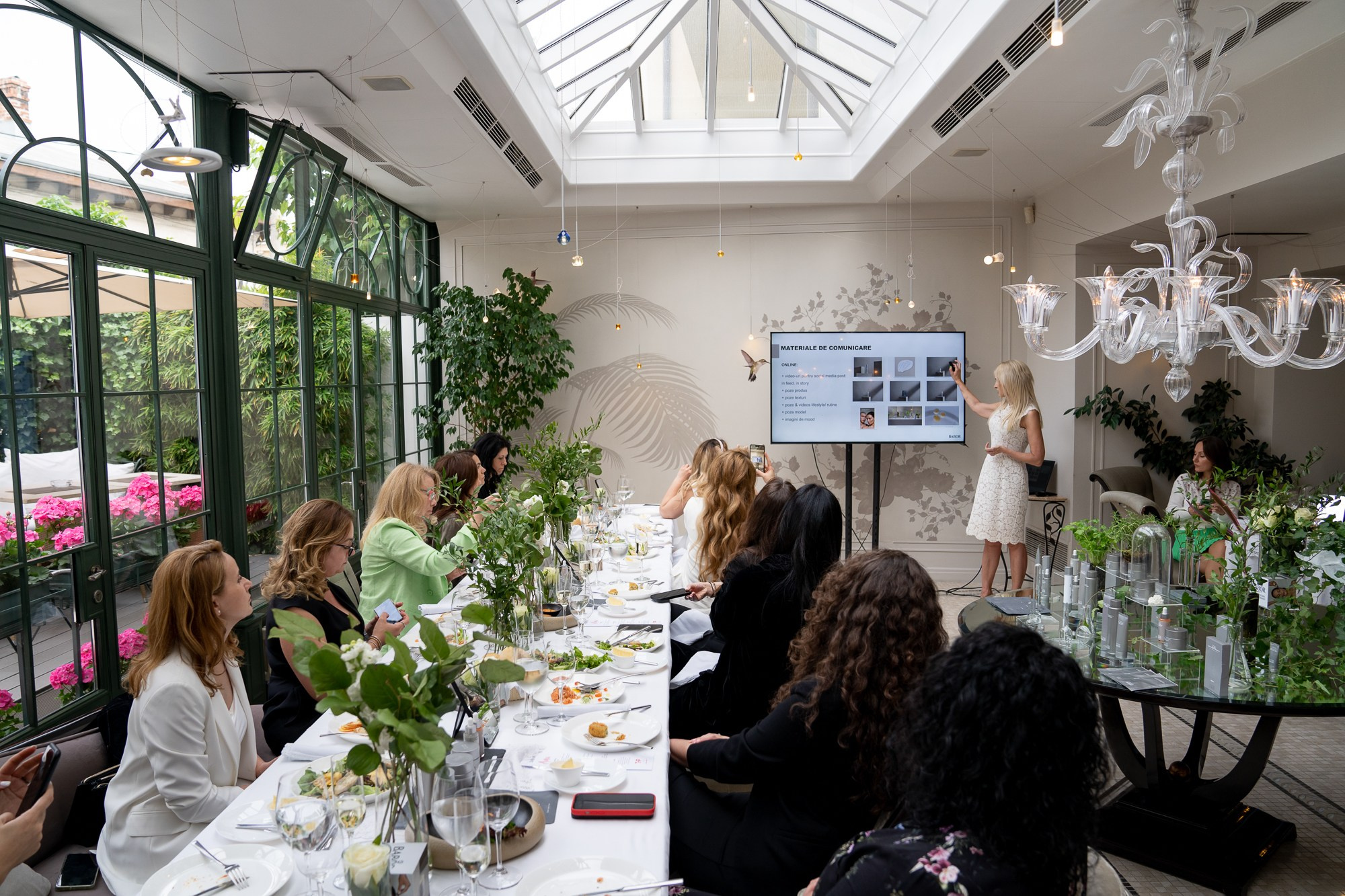 Fotografie Corporate Specializat in Lansări Produs si Serviciu. Fotograf Corporate Business