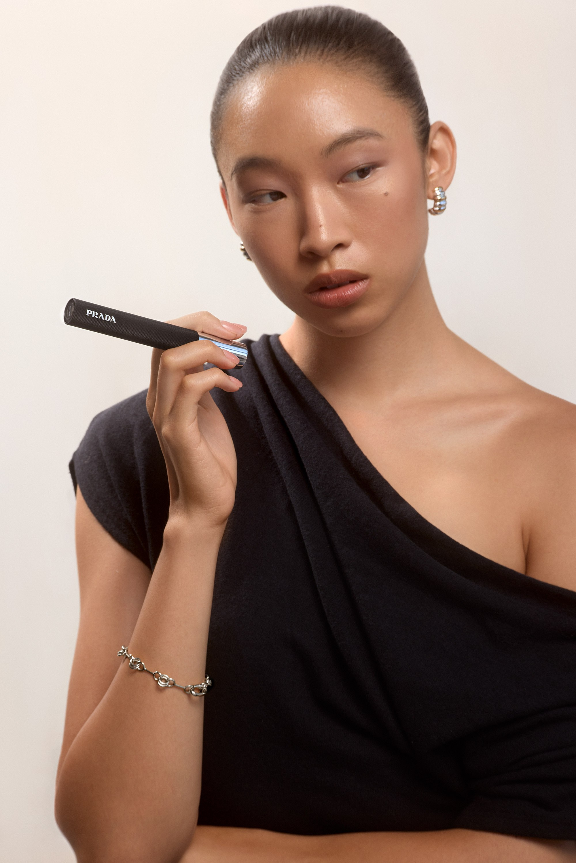 Beauty, Fashion and Editorial Retoucher