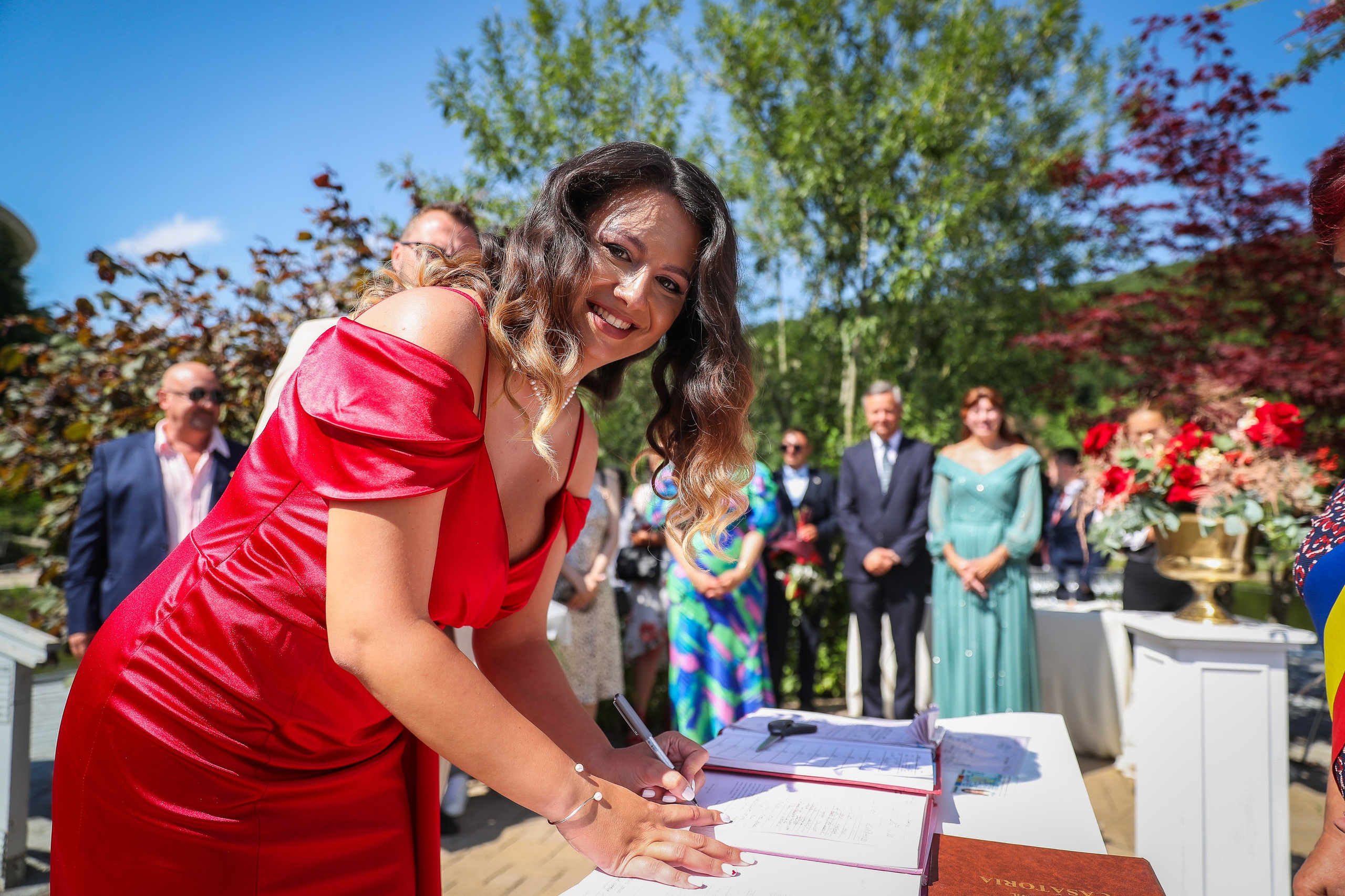 Nunta Anastasiei și a lui Ionuț de la SunGarden Cluj-Napoca a fost o “nunta de vis”. Rares Bucur is a professional wedding photographer based in Cluj-Napoca, Romania, specializing in wedding photography