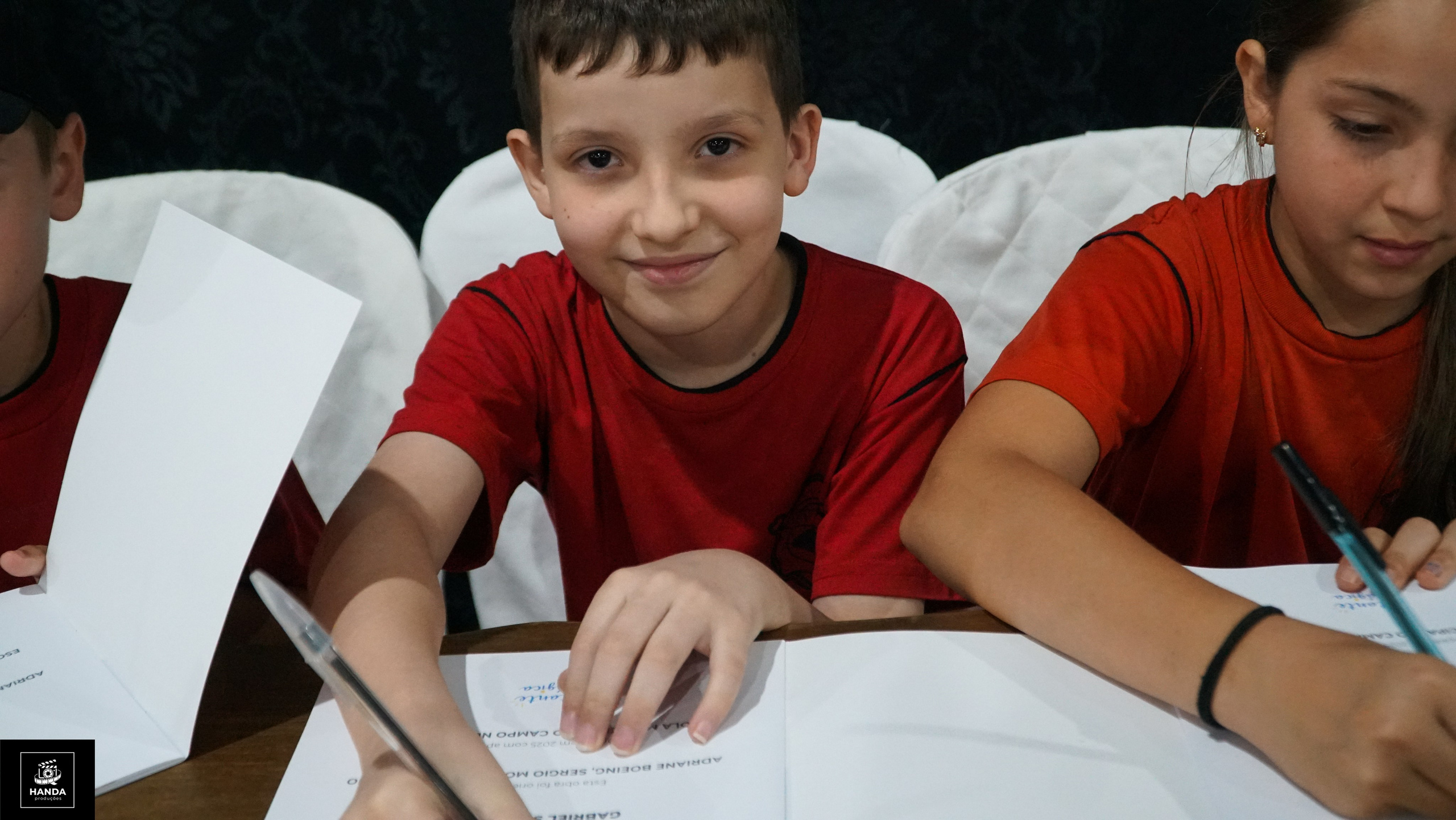 Noite autógrafos colégio Aurélio Buarque de Holanda. Handa Produções