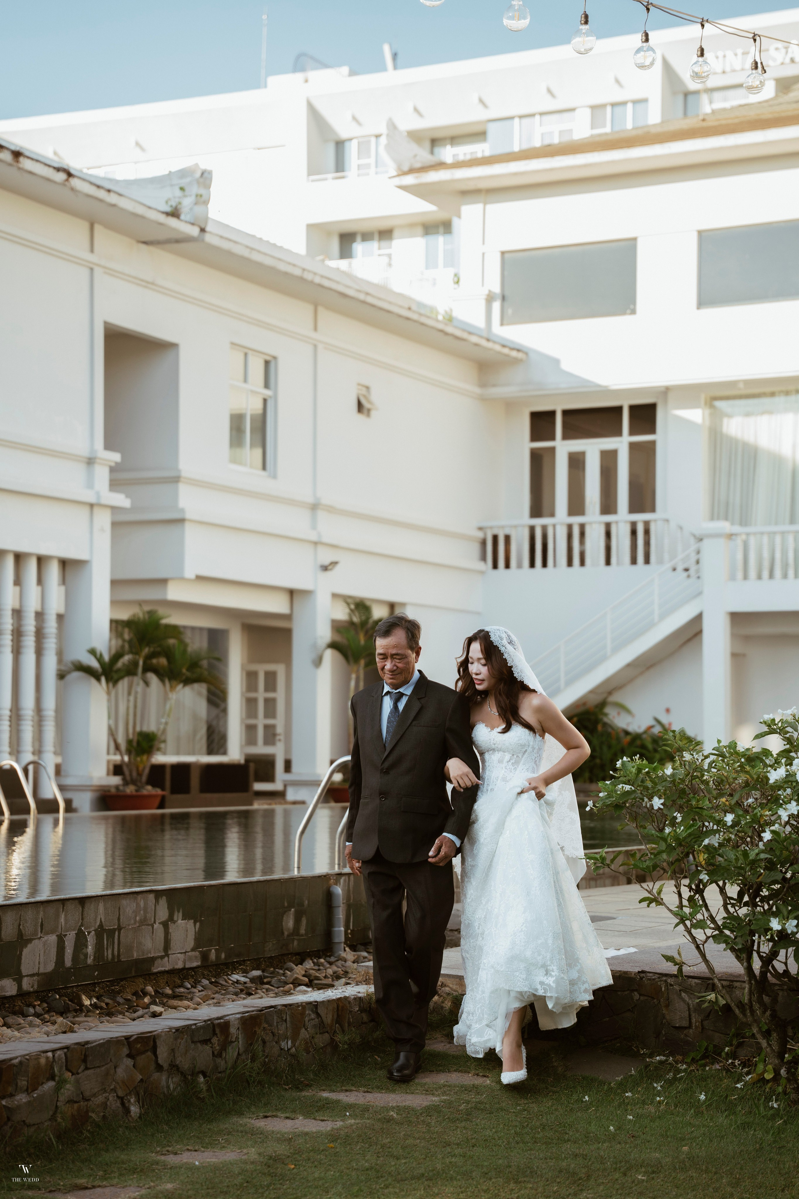 ALEX & NICOLE. WEDDING PHOTOGRAPHER IN VIETNAM