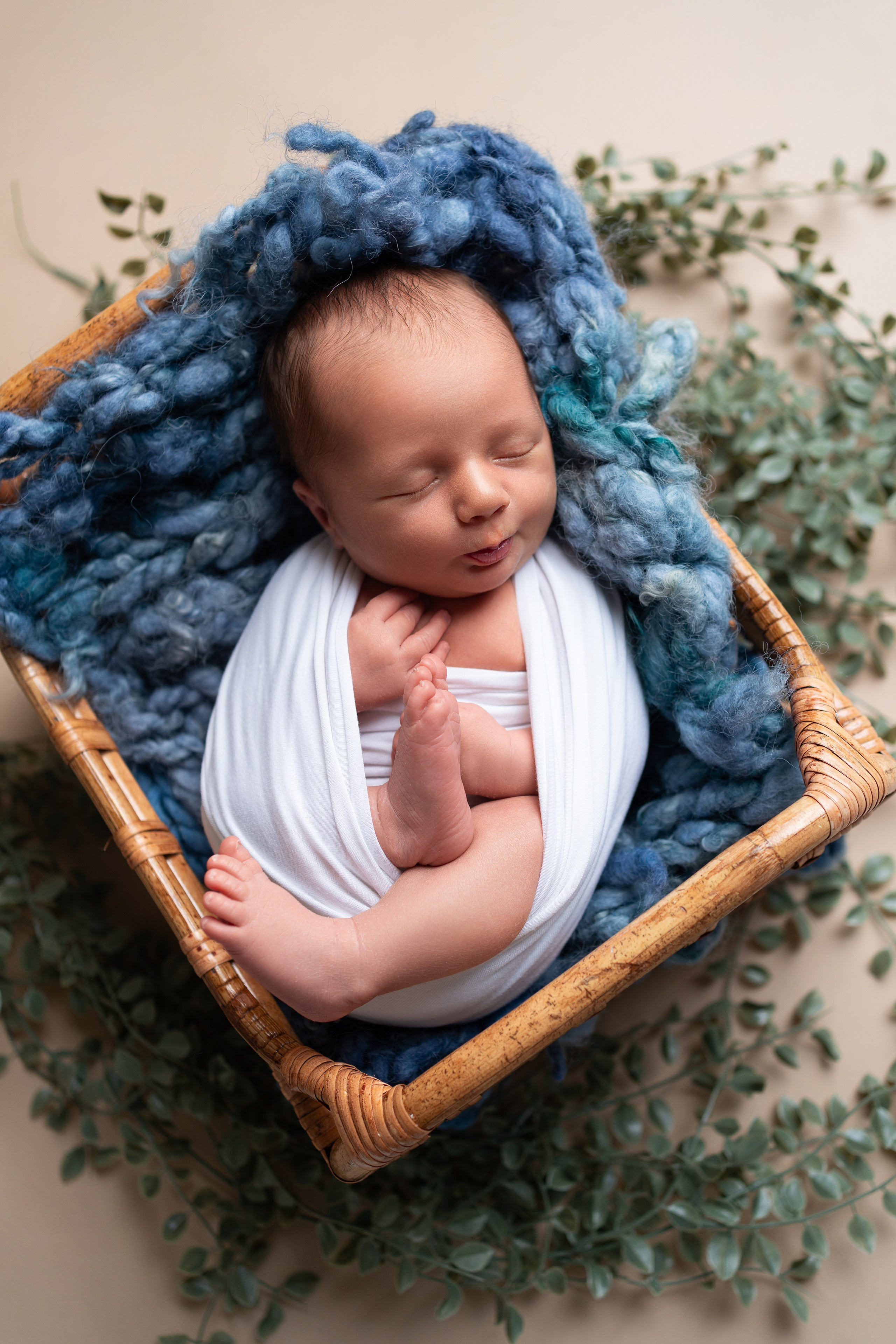 John. Neugeborenenfotografin und Retoucher in Augsburg Nastassia Schneider