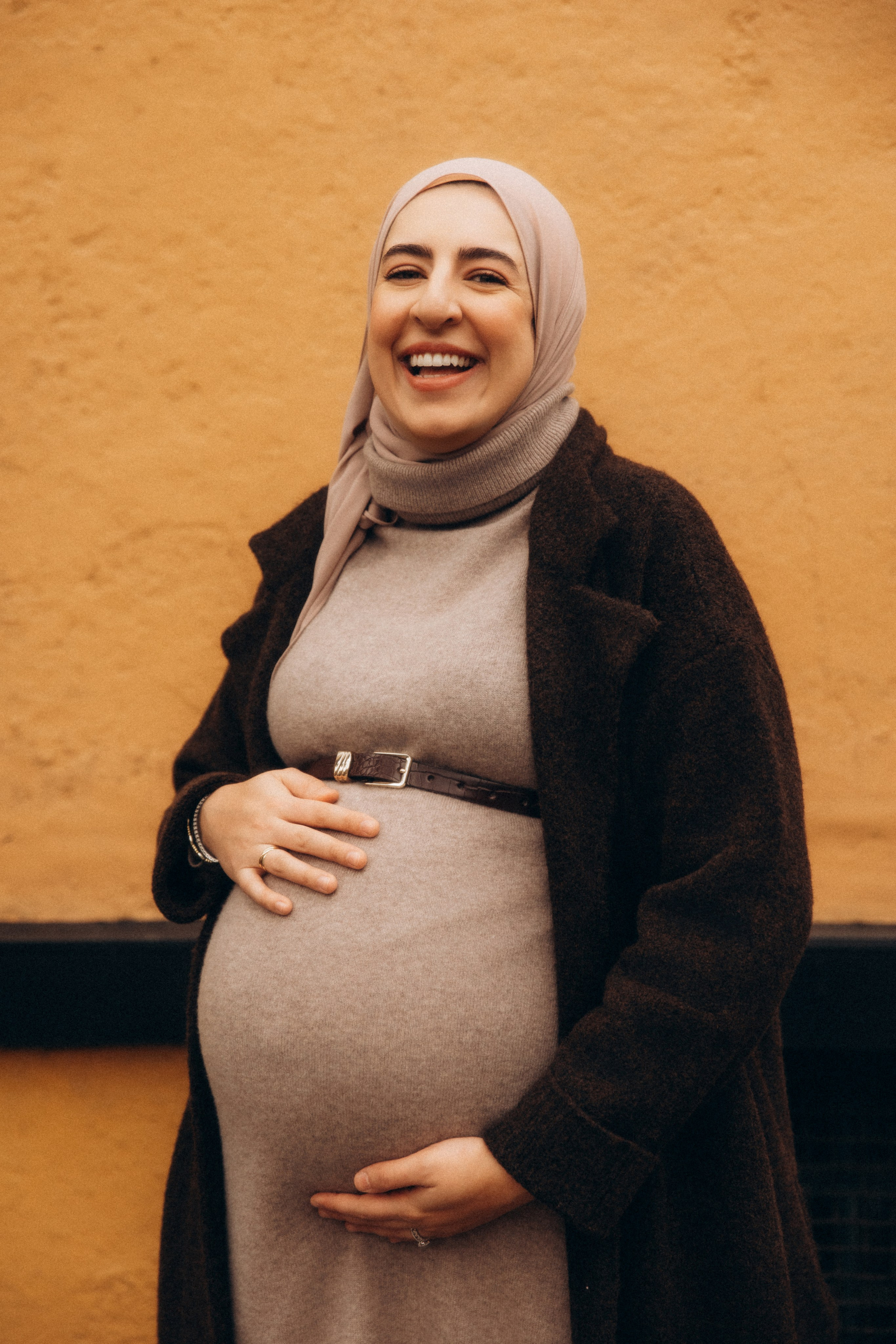 Winter Pregnancy Photoshoot | Bacon Hill, Boston