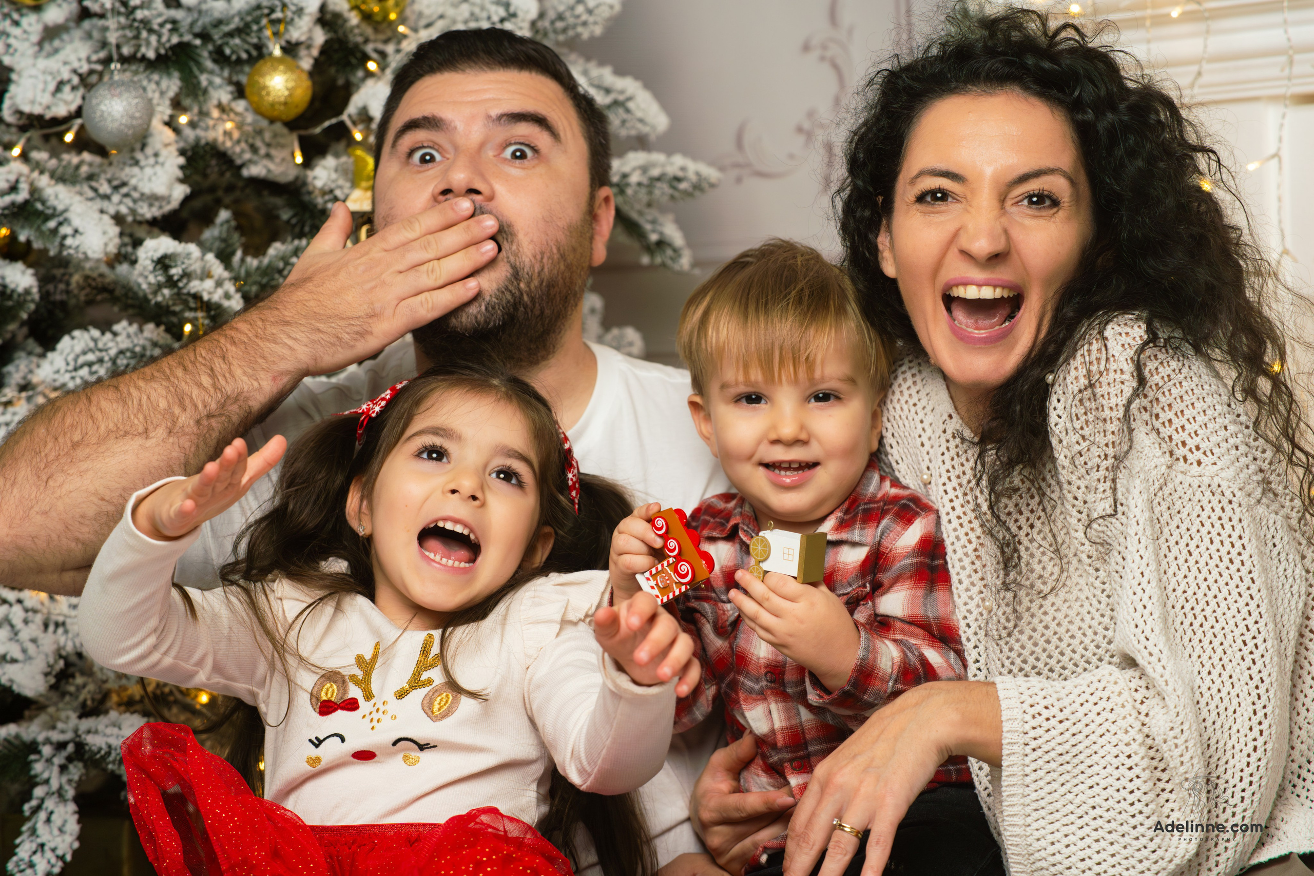 Sedinta foto de familie Craciun. Adelinne — fotograf profesionist în Constanța pentru familii, bebeluși și evenimente