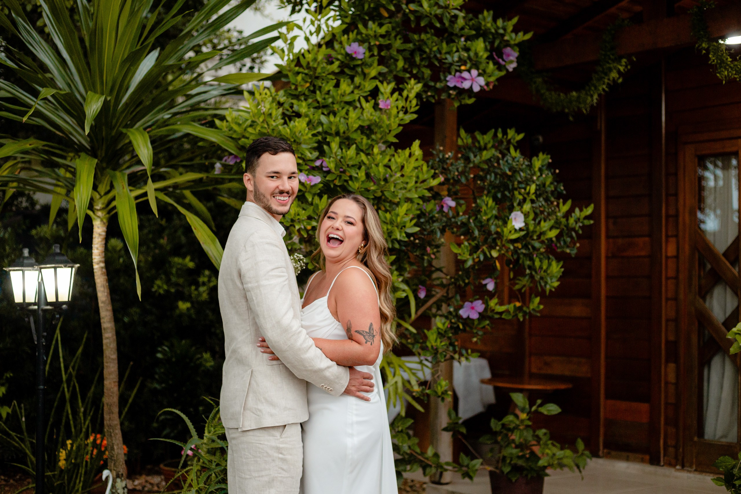 Cerimônia de casamento intimista em Bombinhas — Sarah e Eduardo