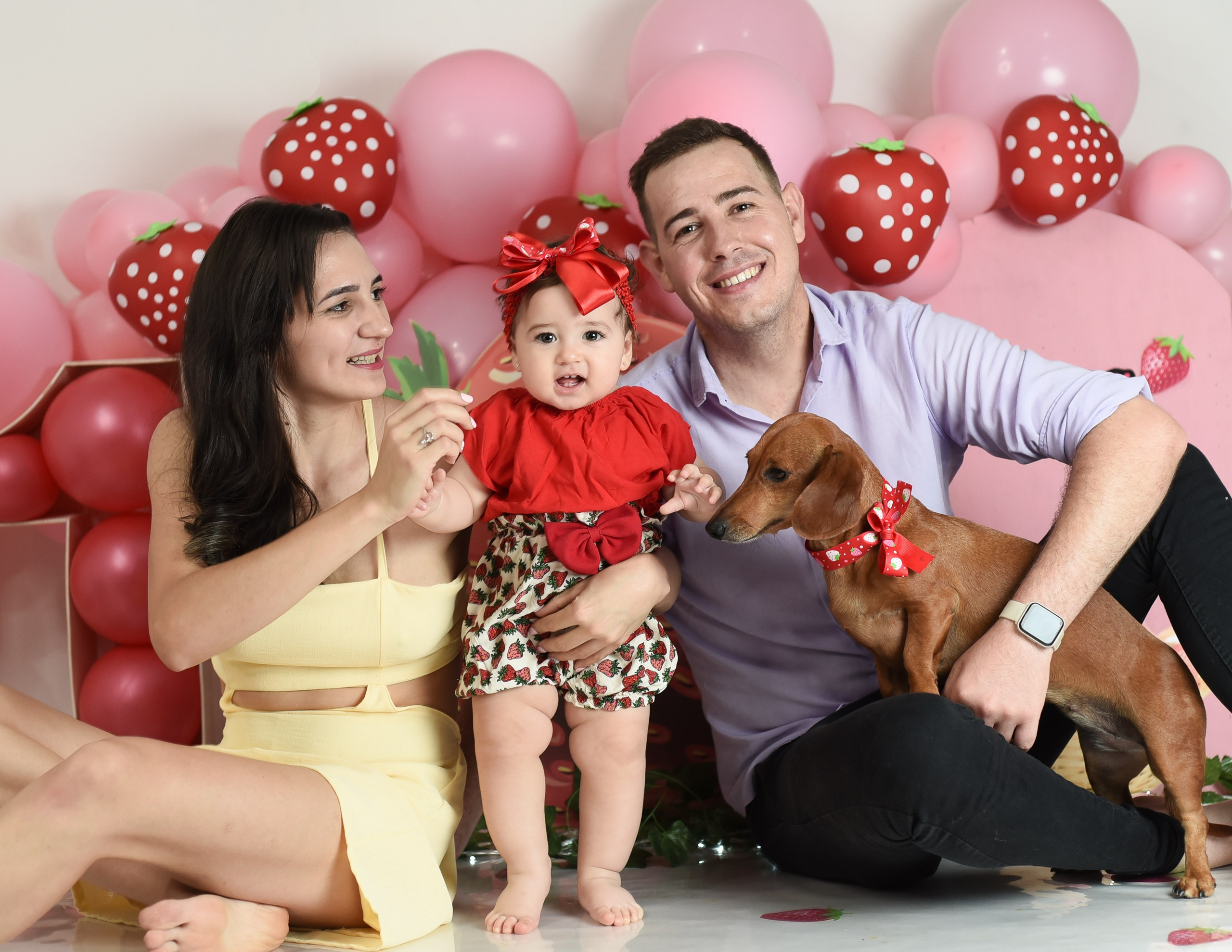 Sesión 1er año de Rebeca. Temática: Frutillita + Mini Sesión Navideña. Fotografo de casamiento en misiones y fotógrafo de familia  Posadas