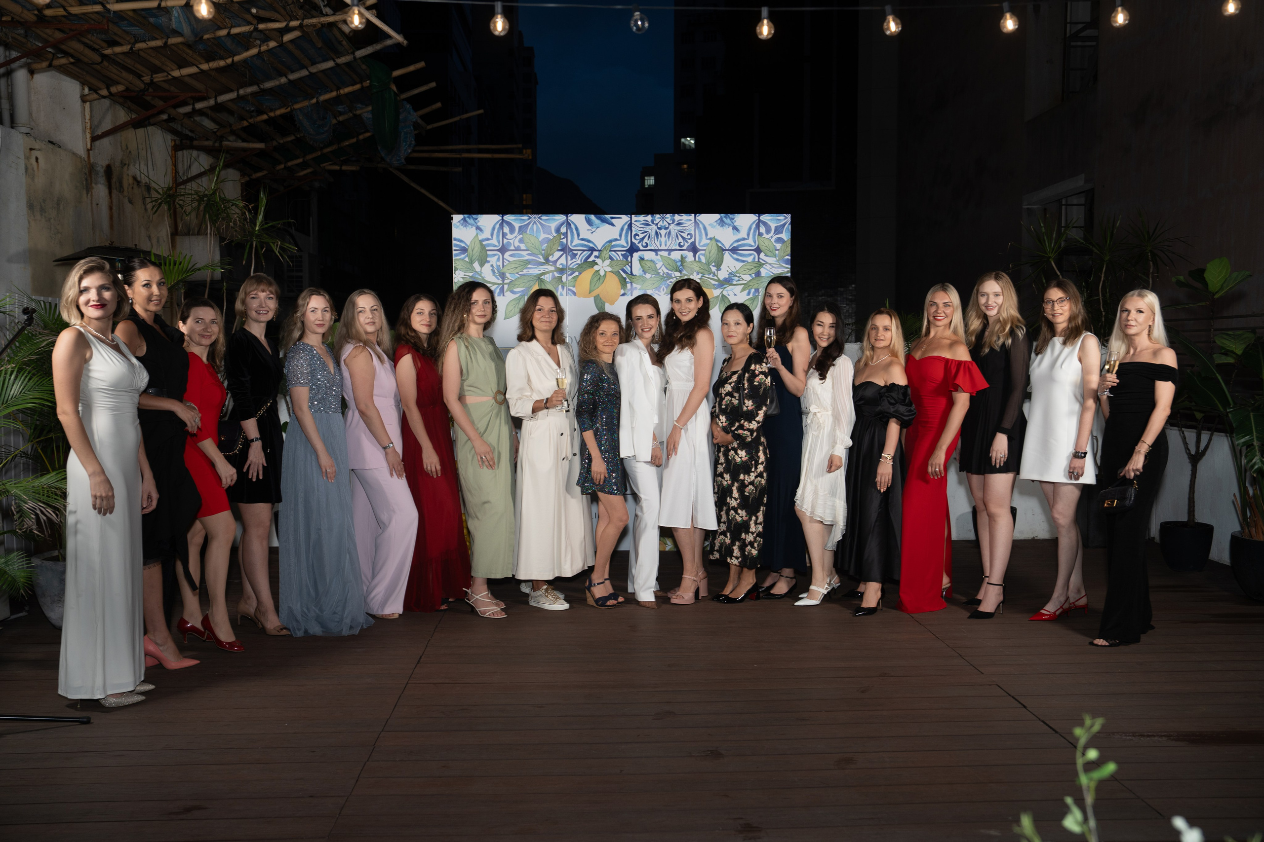 WOMEN-FOR-WOMEN GRAND DINNER. ФОТОГРАФ В ГОНКОНГЕ (СВАДЬБЫ, FASHION, СЕМЕЙНЫЕ, МЕРОПРИЯТИЯ, ФОТОПРОГУЛКИ)