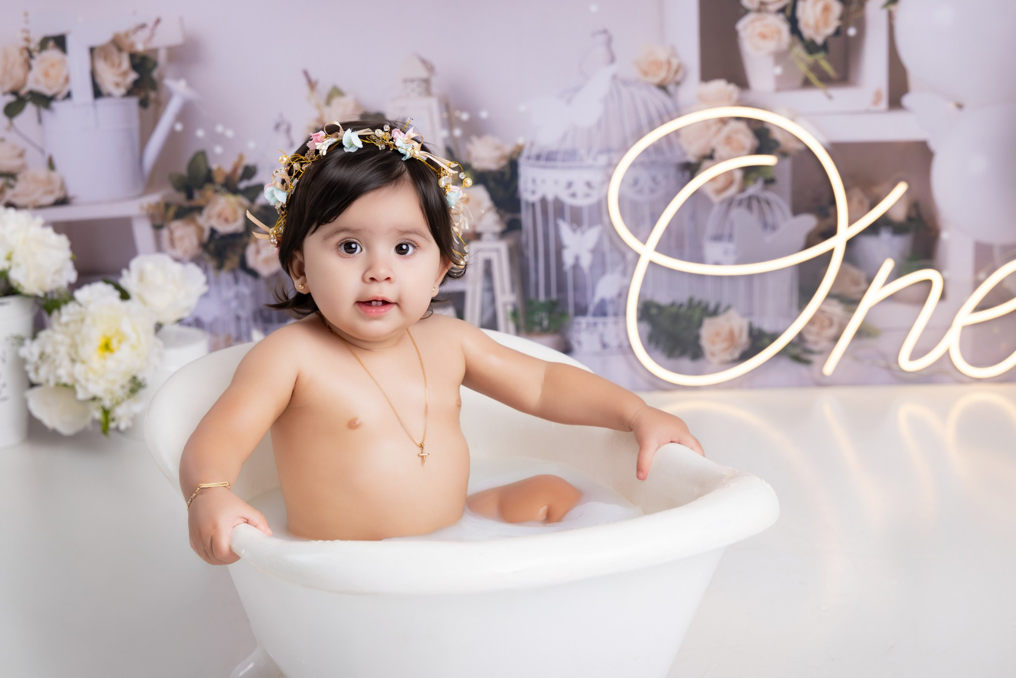 Alicia 1 year old. Professional family, maternity & newborn photographer in North Charleston, SC, creating timeless portraits