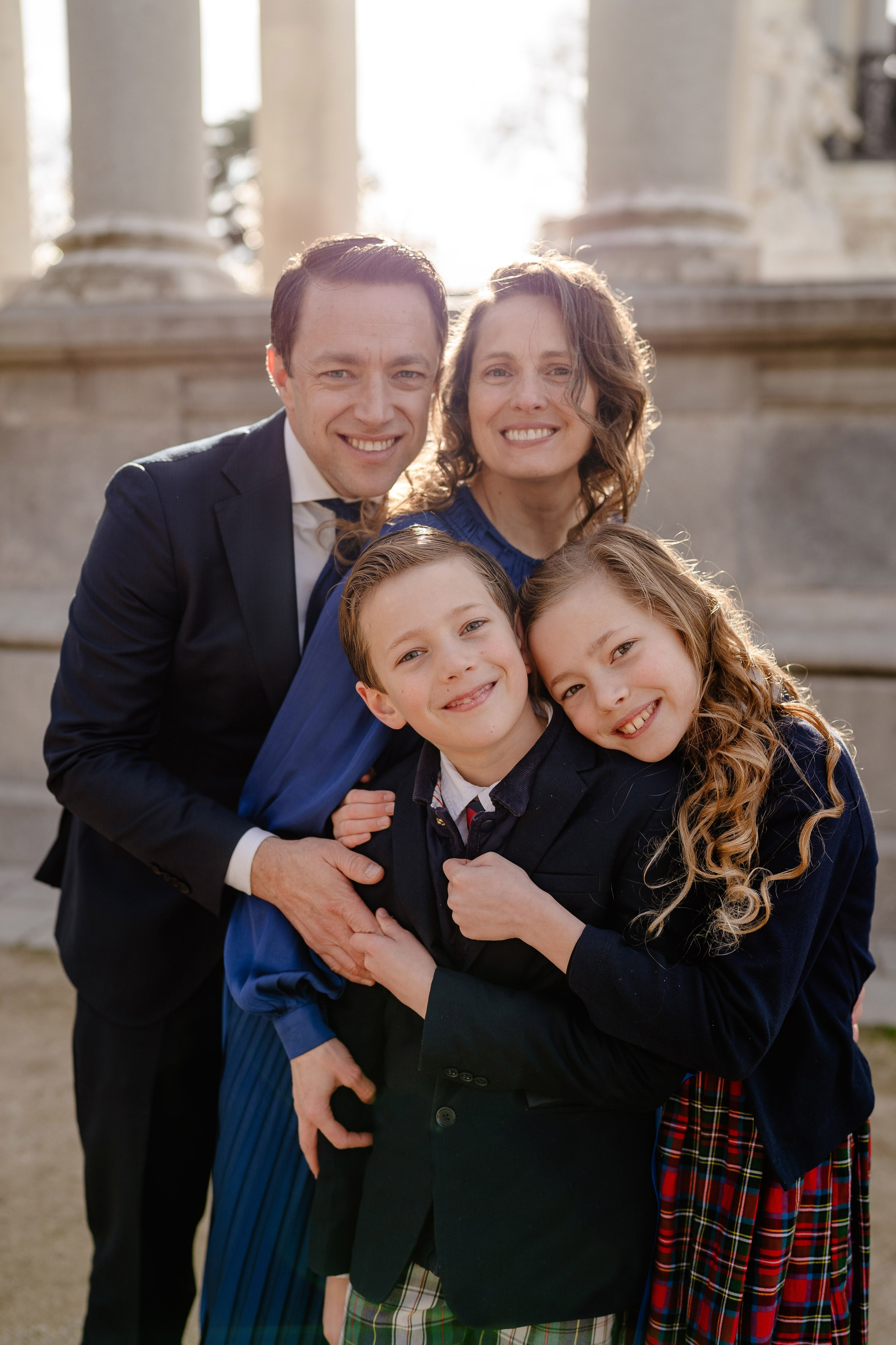 Family photoshoot in Retiro Park. Madrid Photographer for Proposals, Engagements & Families | Anya Petrova