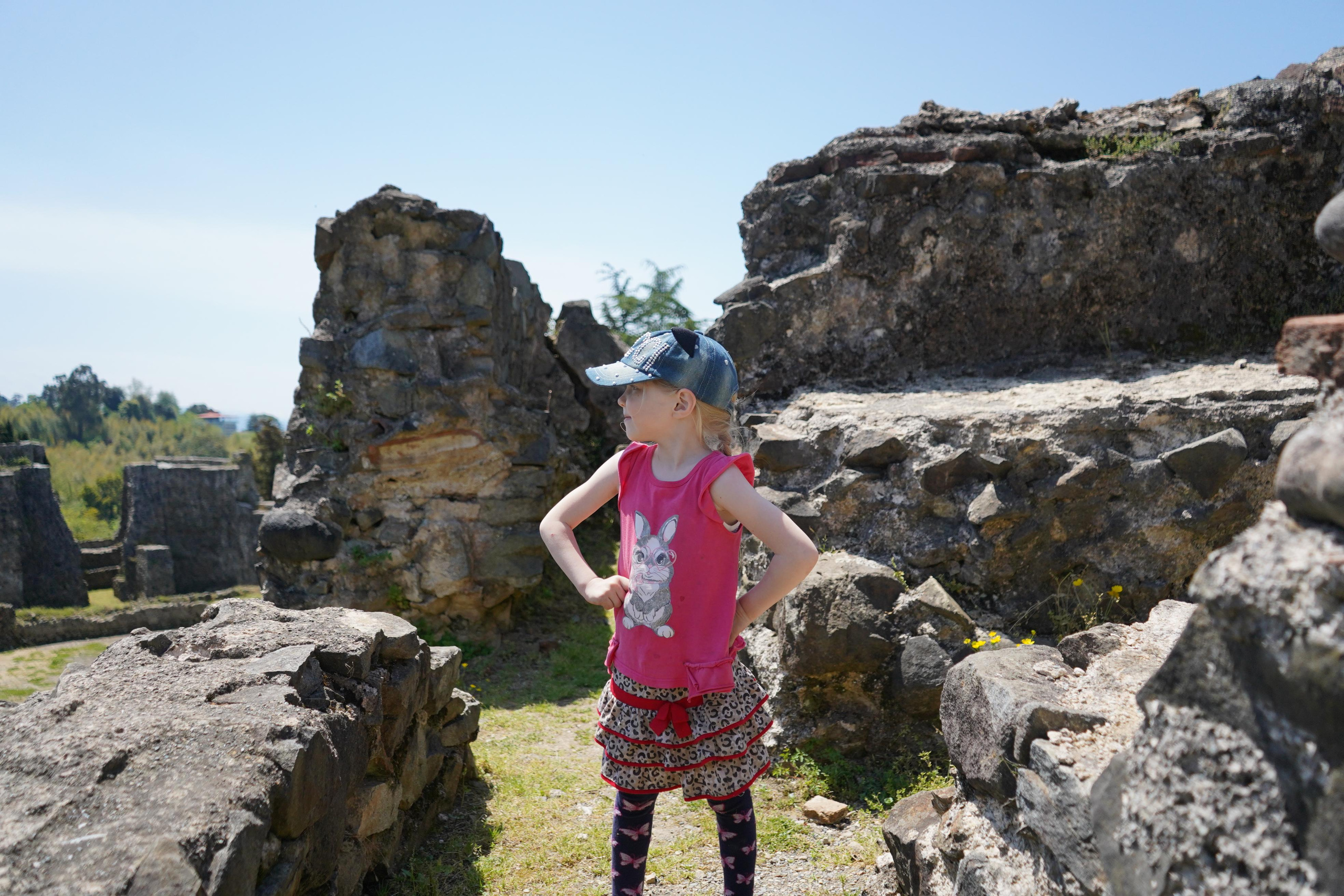 Алиса. Крепость Петра. Фотограф в Батуми Елена Огонёк