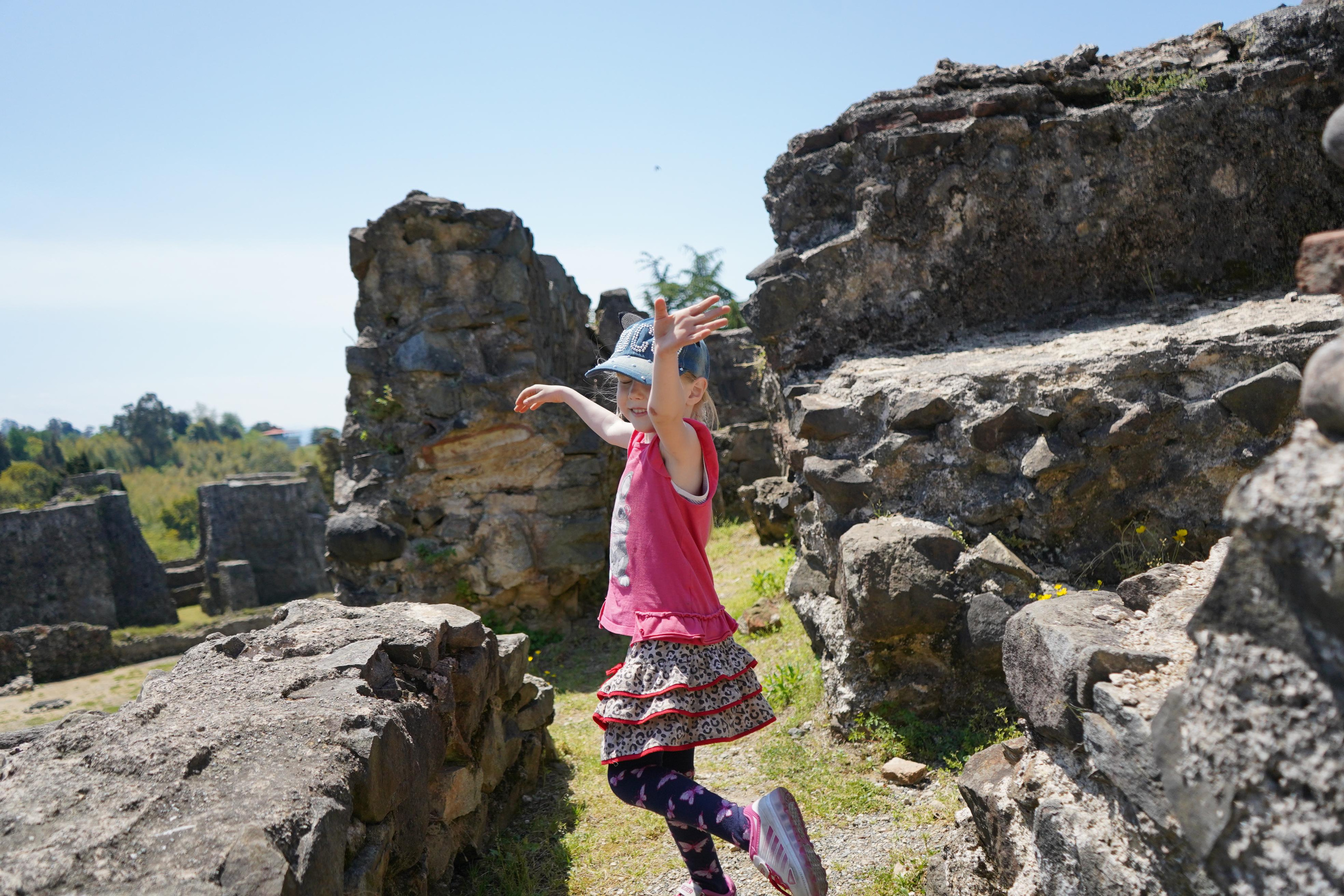 Алиса. Крепость Петра. Фотограф в Батуми Елена Огонёк