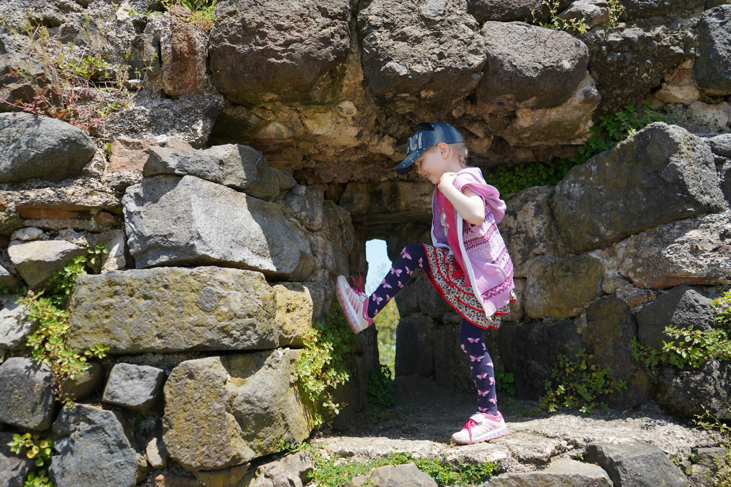 Алиса. Крепость Петра. Фотограф в Батуми Елена Огонёк