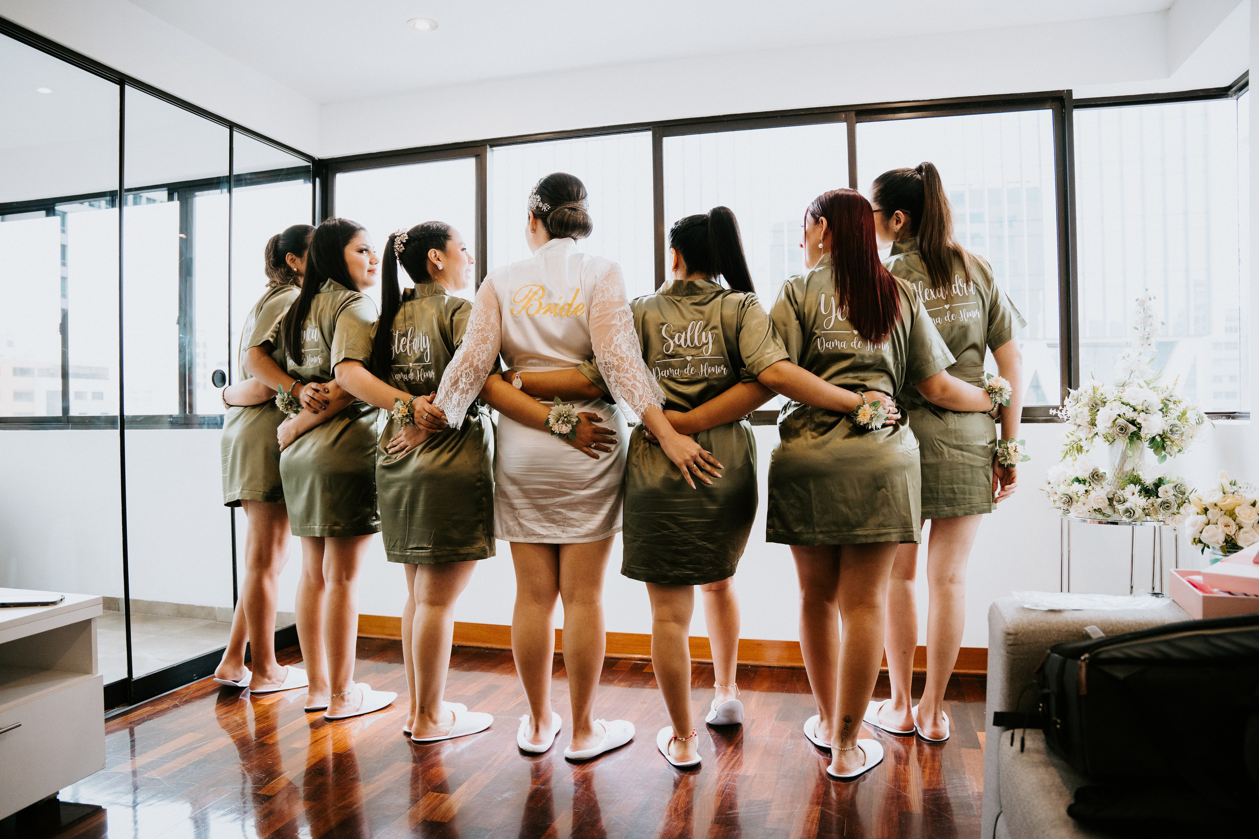 Un vistazo de un día especial. Fotógrafo de Bodas en Lima | Ronhy Altamirano. Fotografía narrativa y cinematográfica para bodas, quinceañeras y eventos exclusivos